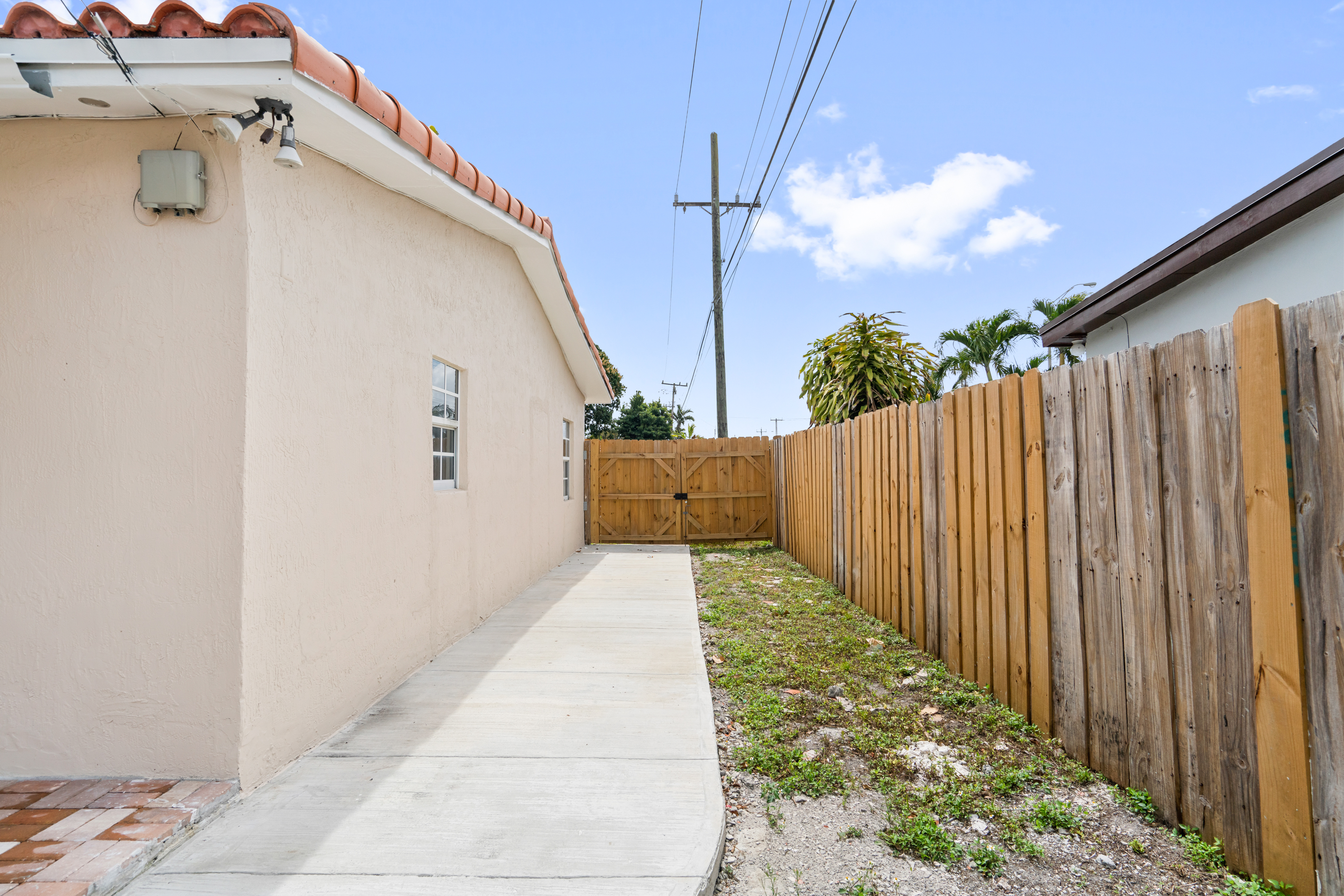 1381 W 63rd Street Hialeah FL 33012