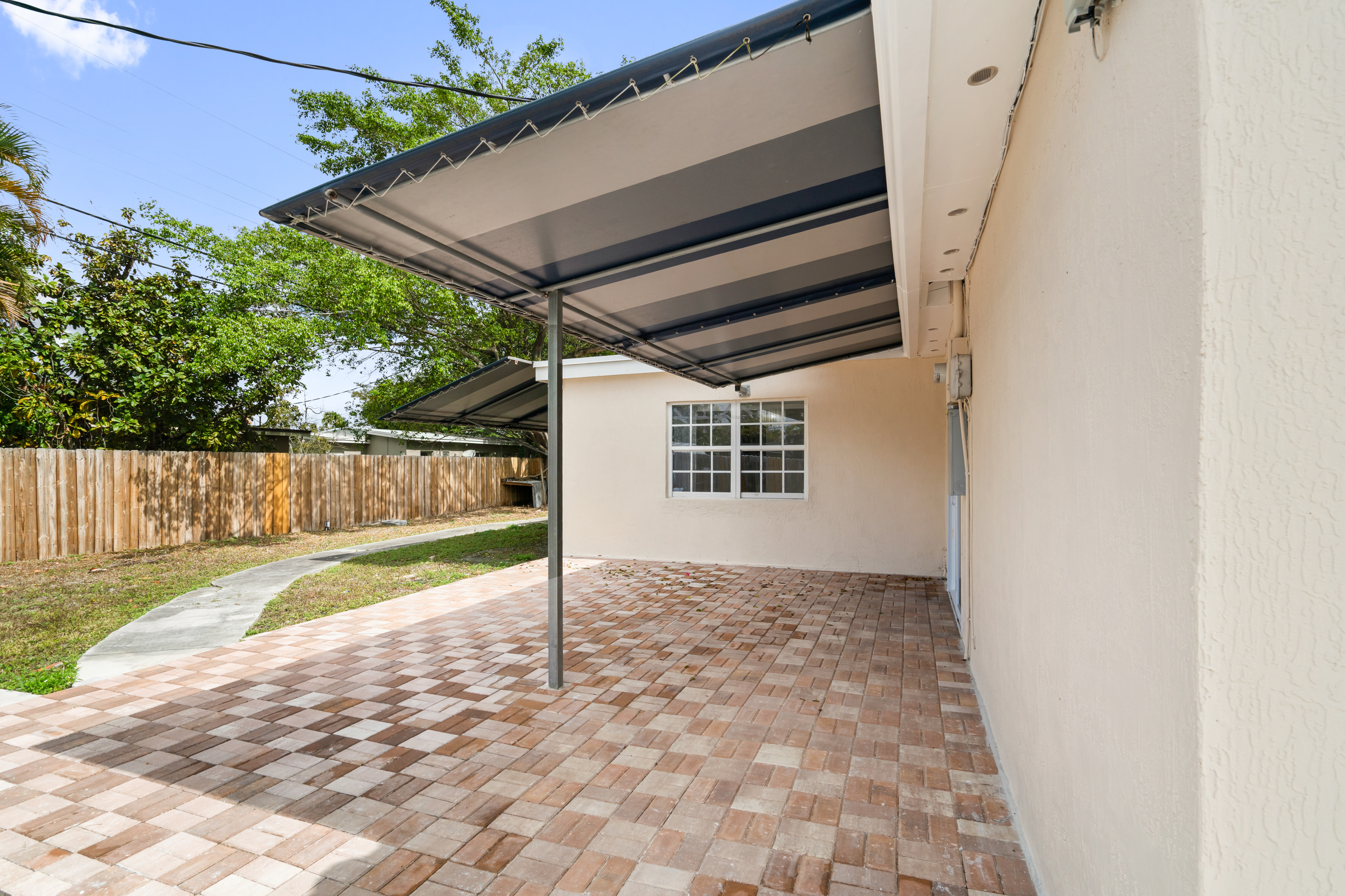 1381 W 63rd Street Hialeah FL 33012