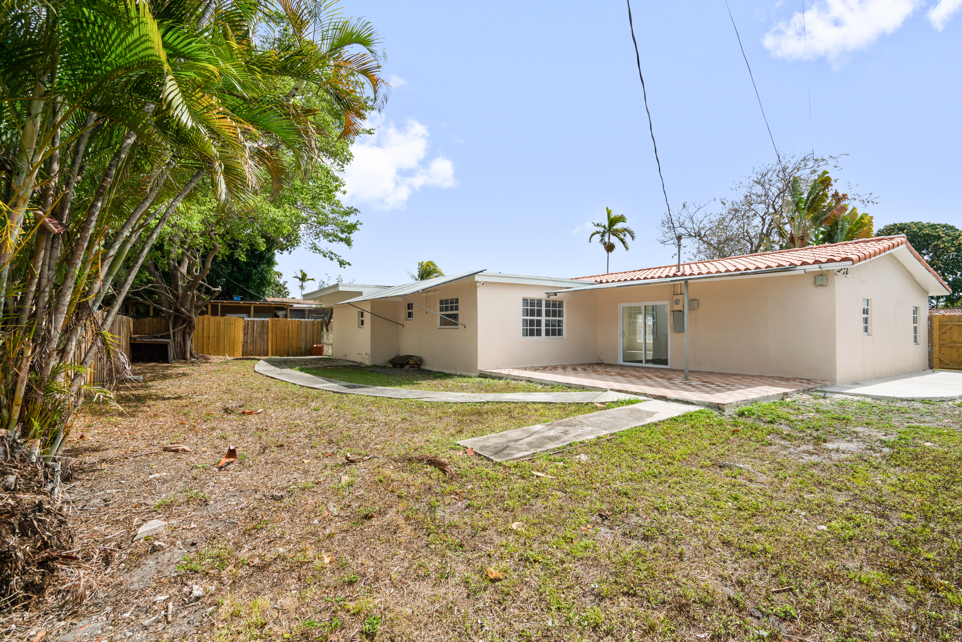 1381 W 63rd Street Hialeah FL 33012