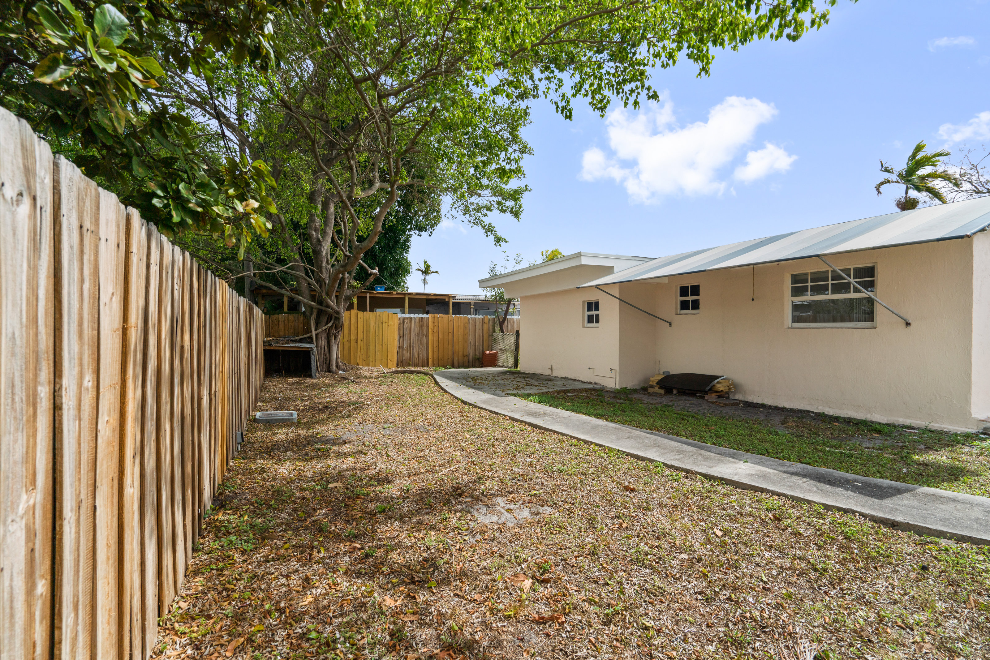 1381 W 63rd Street Hialeah FL 33012