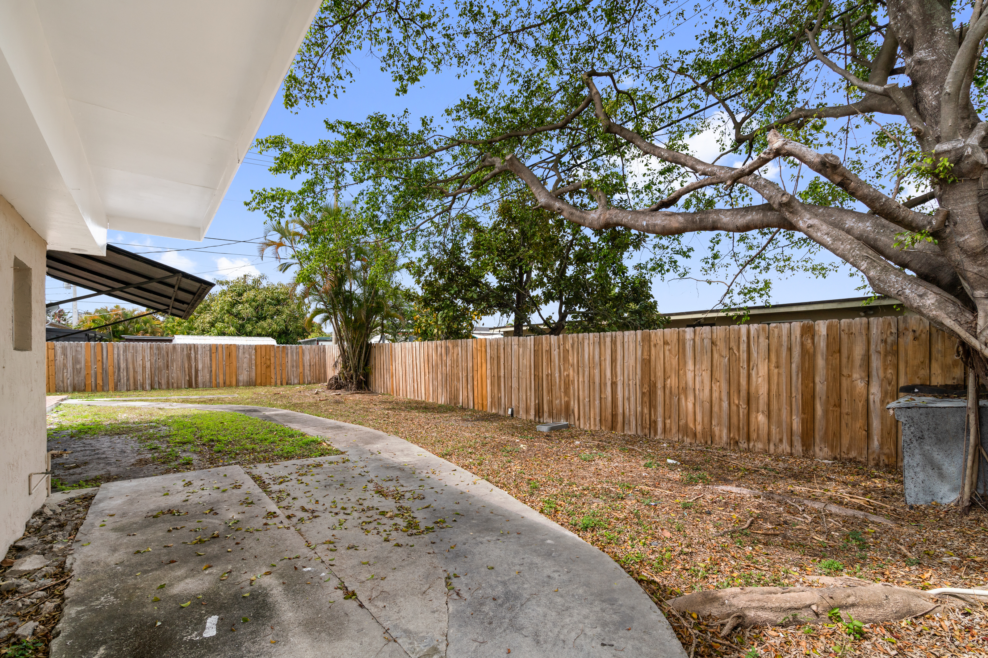 1381 W 63rd Street Hialeah FL 33012