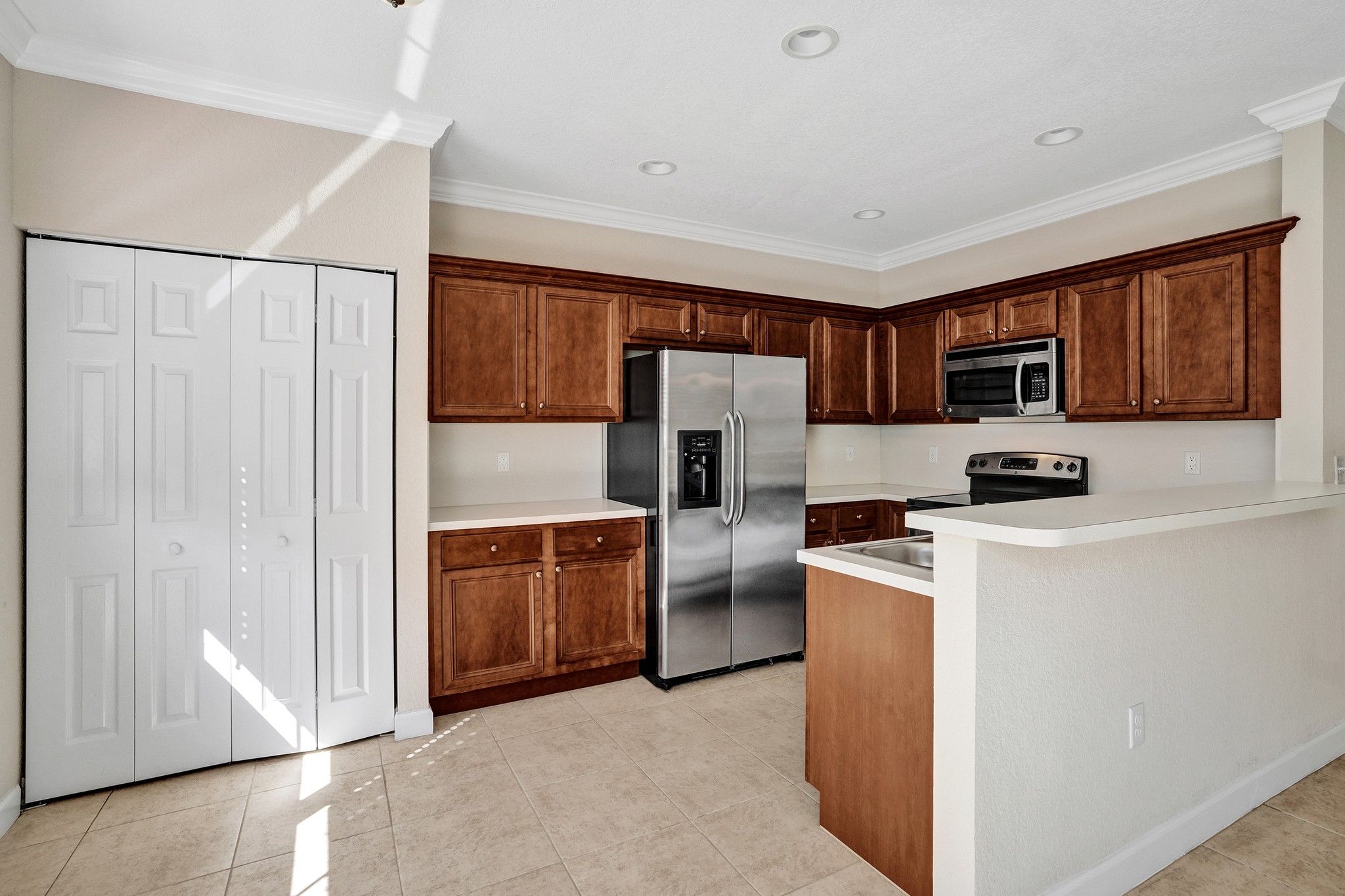 1042 NE 207th Terrace Miami FL 33179