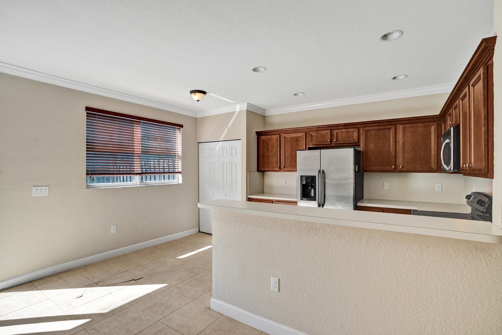 1042 NE 207th Terrace Miami FL 33179