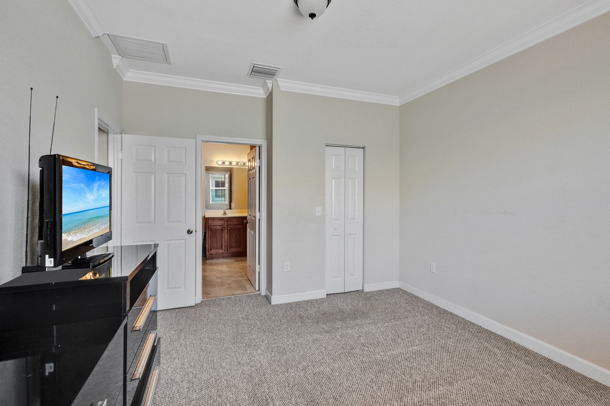 1042 NE 207th Terrace Miami FL 33179