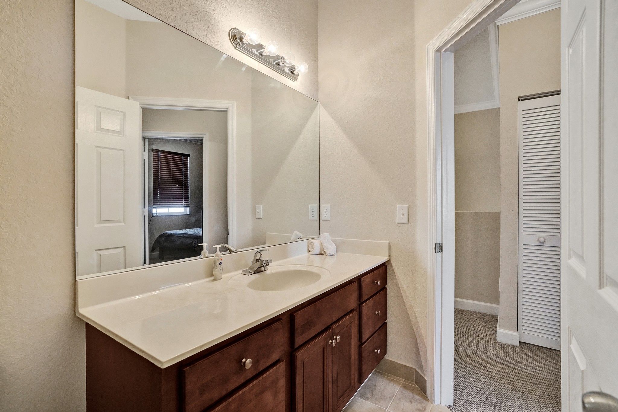 1042 NE 207th Terrace Miami FL 33179