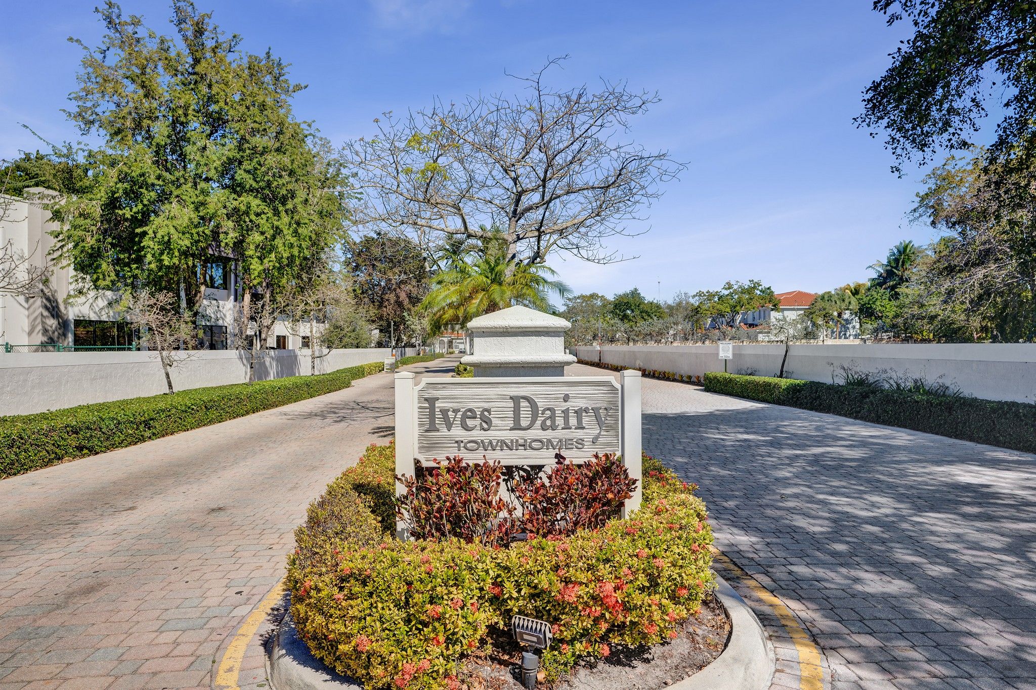 1042 NE 207th Terrace Miami FL 33179