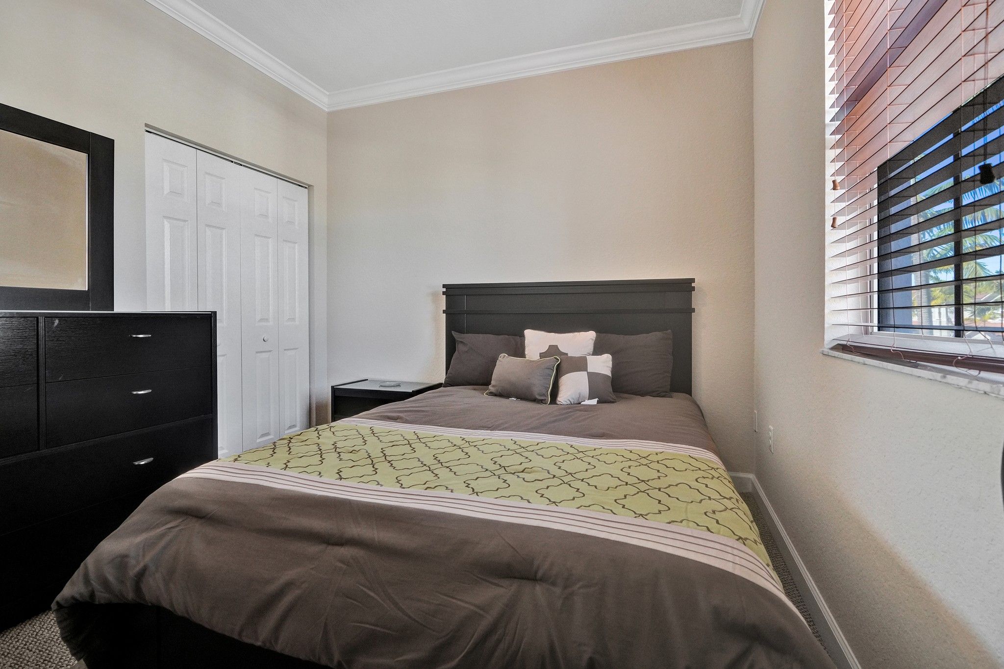 1042 NE 207th Terrace Miami FL 33179
