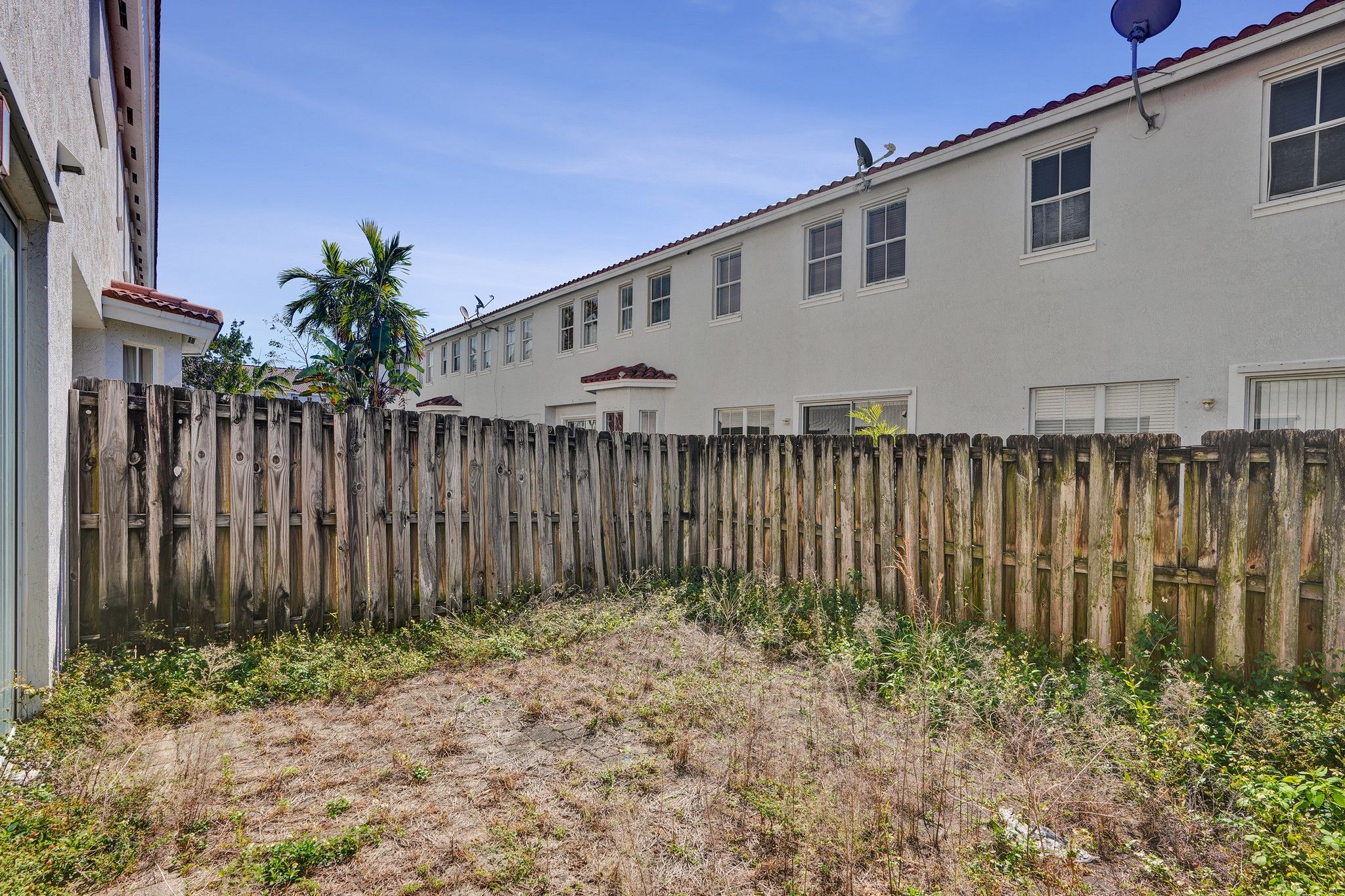 1042 NE 207th Terrace Miami FL 33179