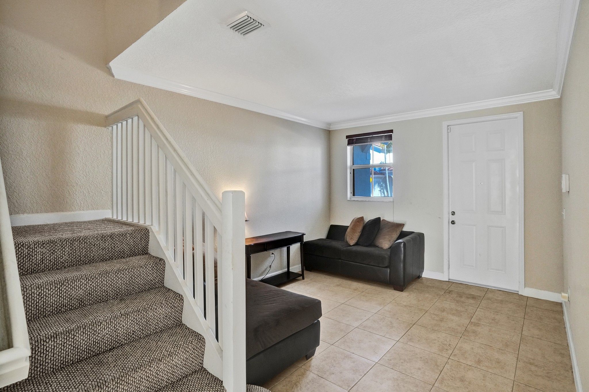 1042 NE 207th Terrace Miami FL 33179