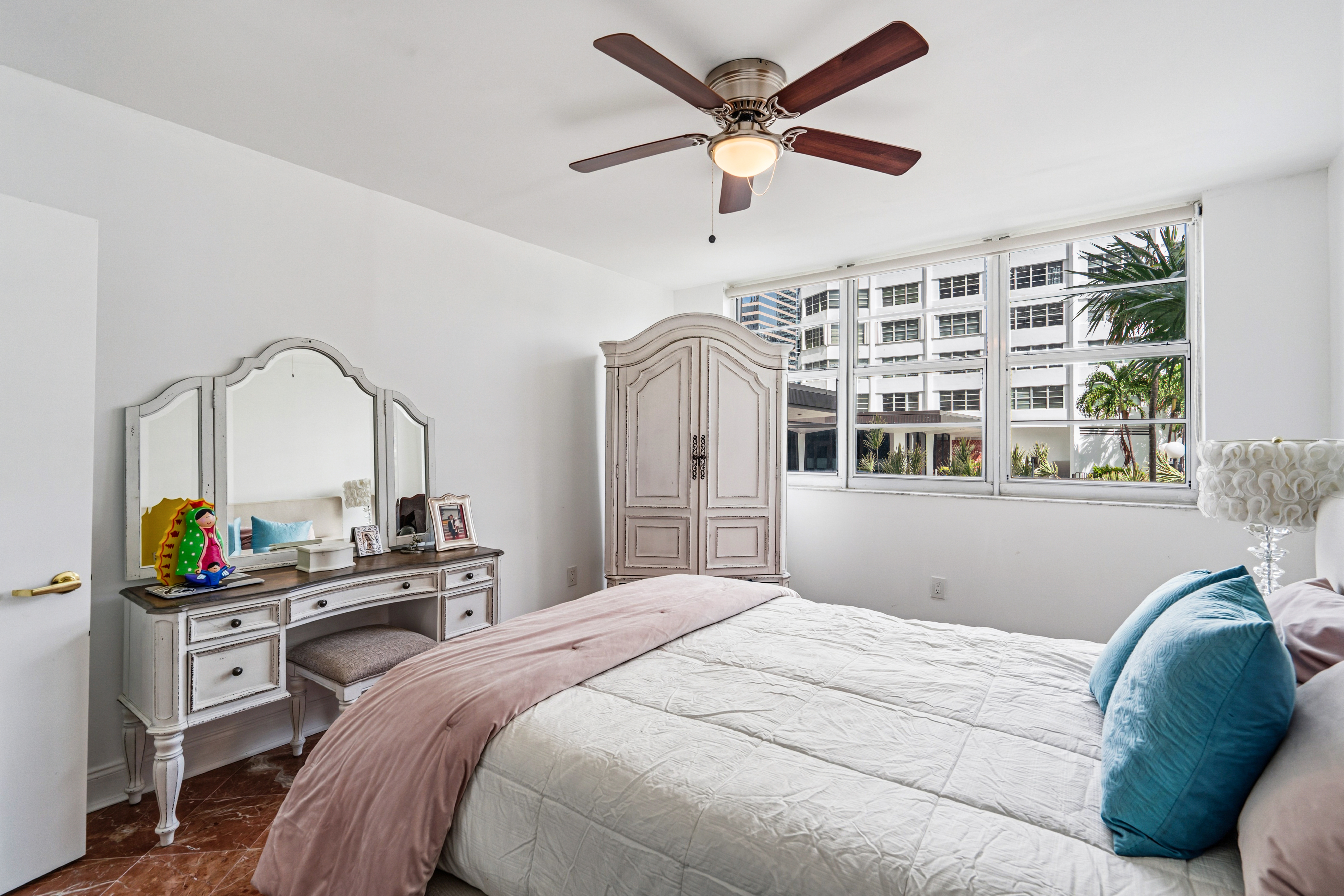 905 Brickell Bay Drive Miami FL 33131