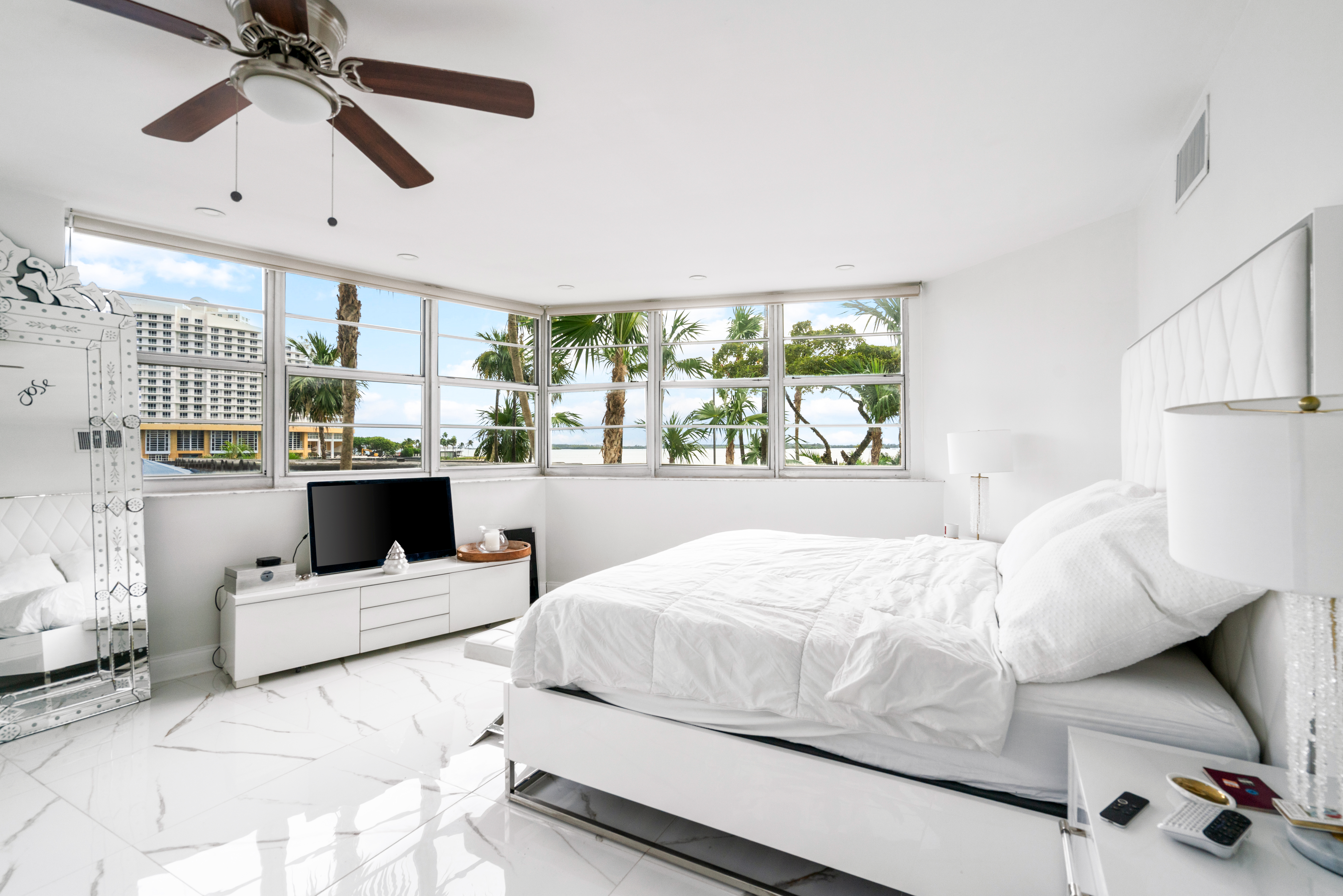 905 Brickell Bay Drive Miami FL 33131
