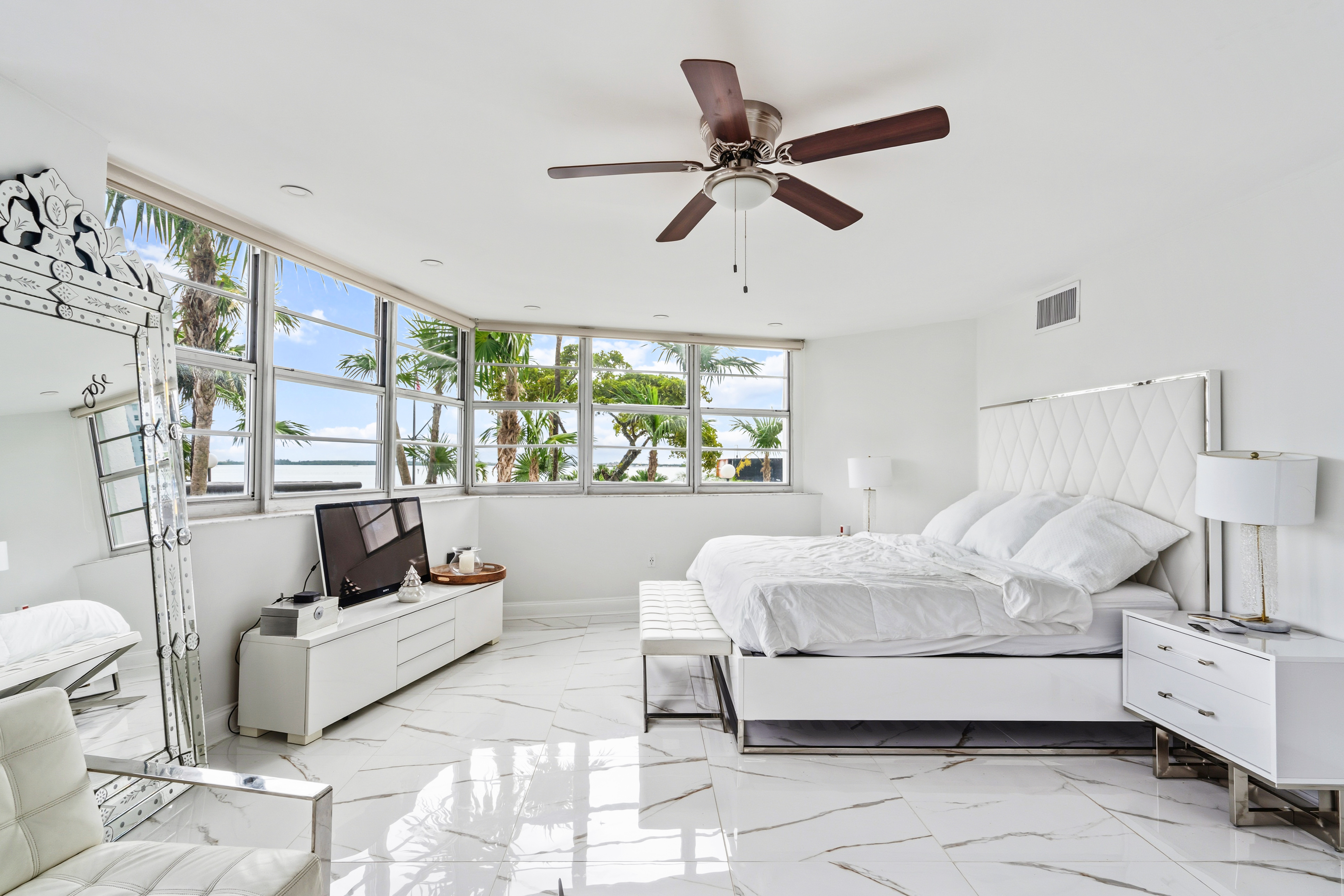 905 Brickell Bay Drive Miami FL 33131