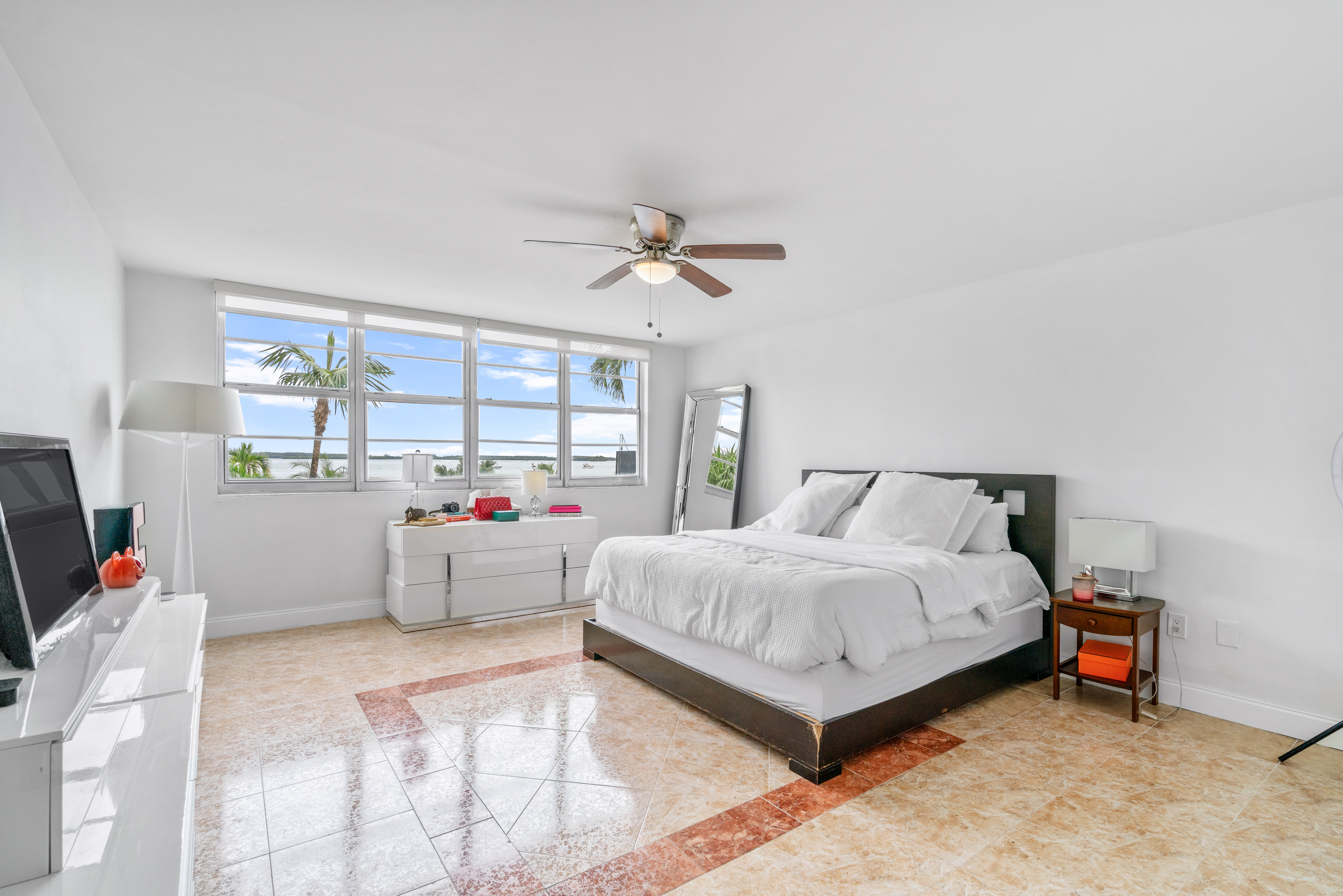 905 Brickell Bay Drive Miami FL 33131