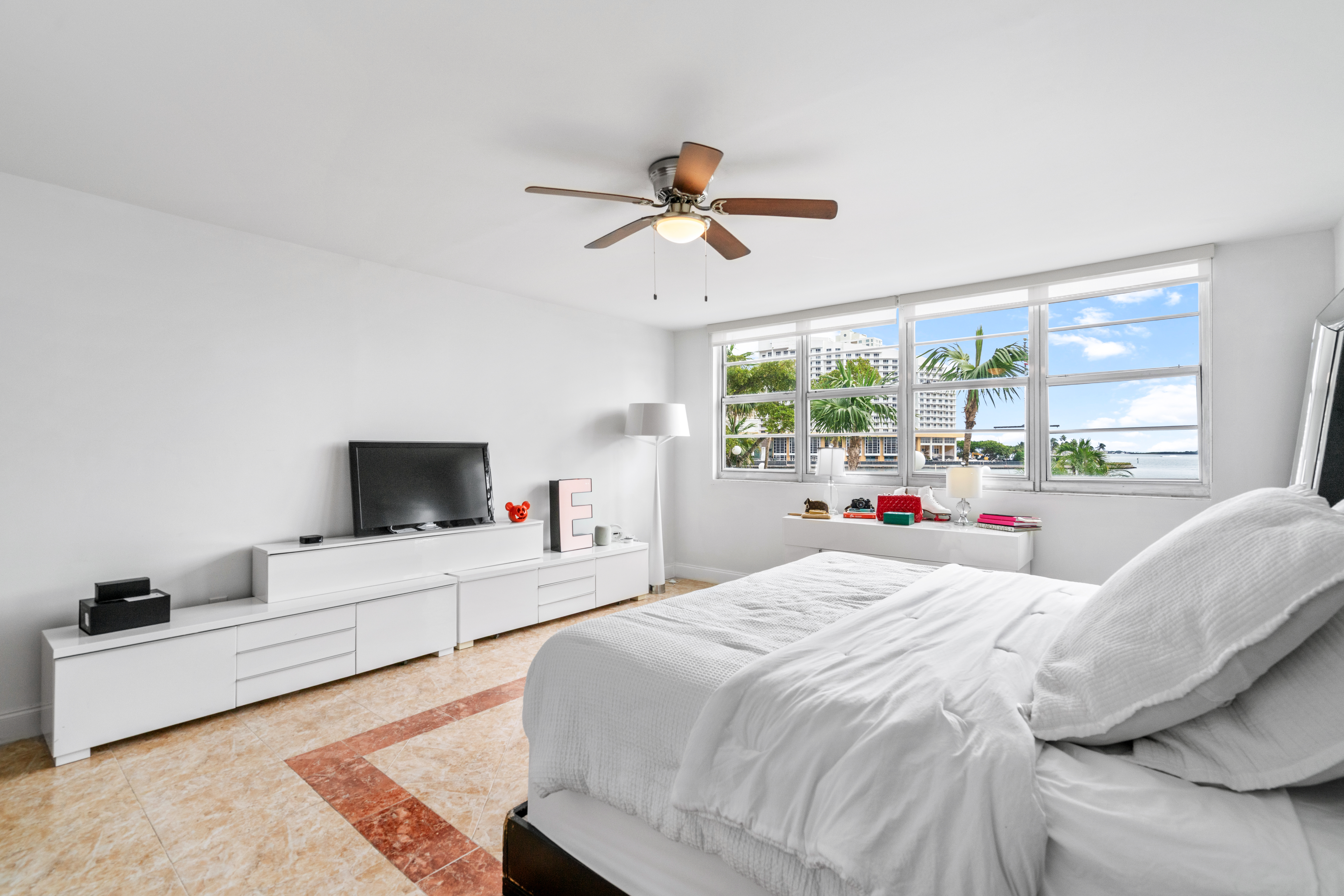 905 Brickell Bay Drive Miami FL 33131