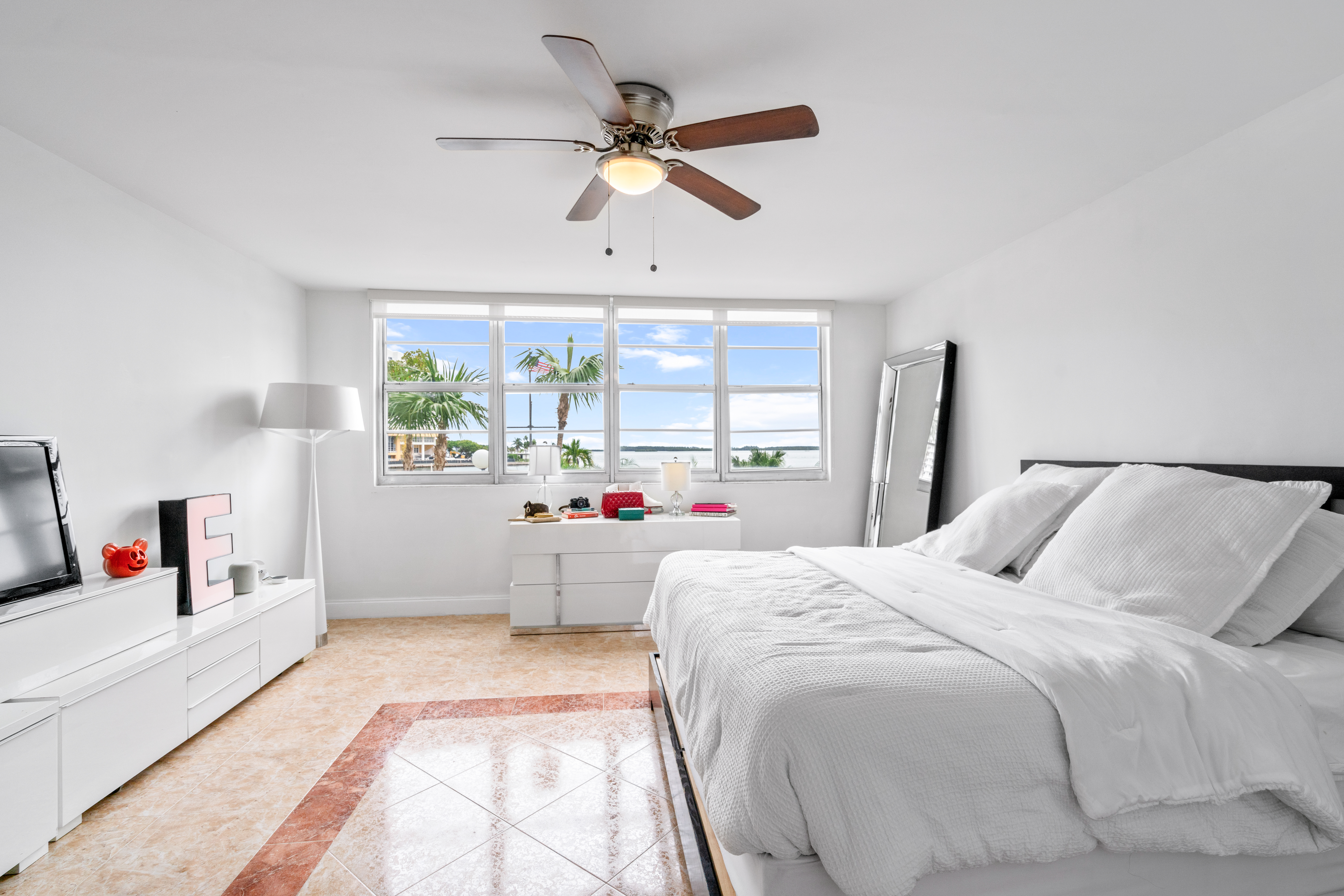 905 Brickell Bay Drive Miami FL 33131