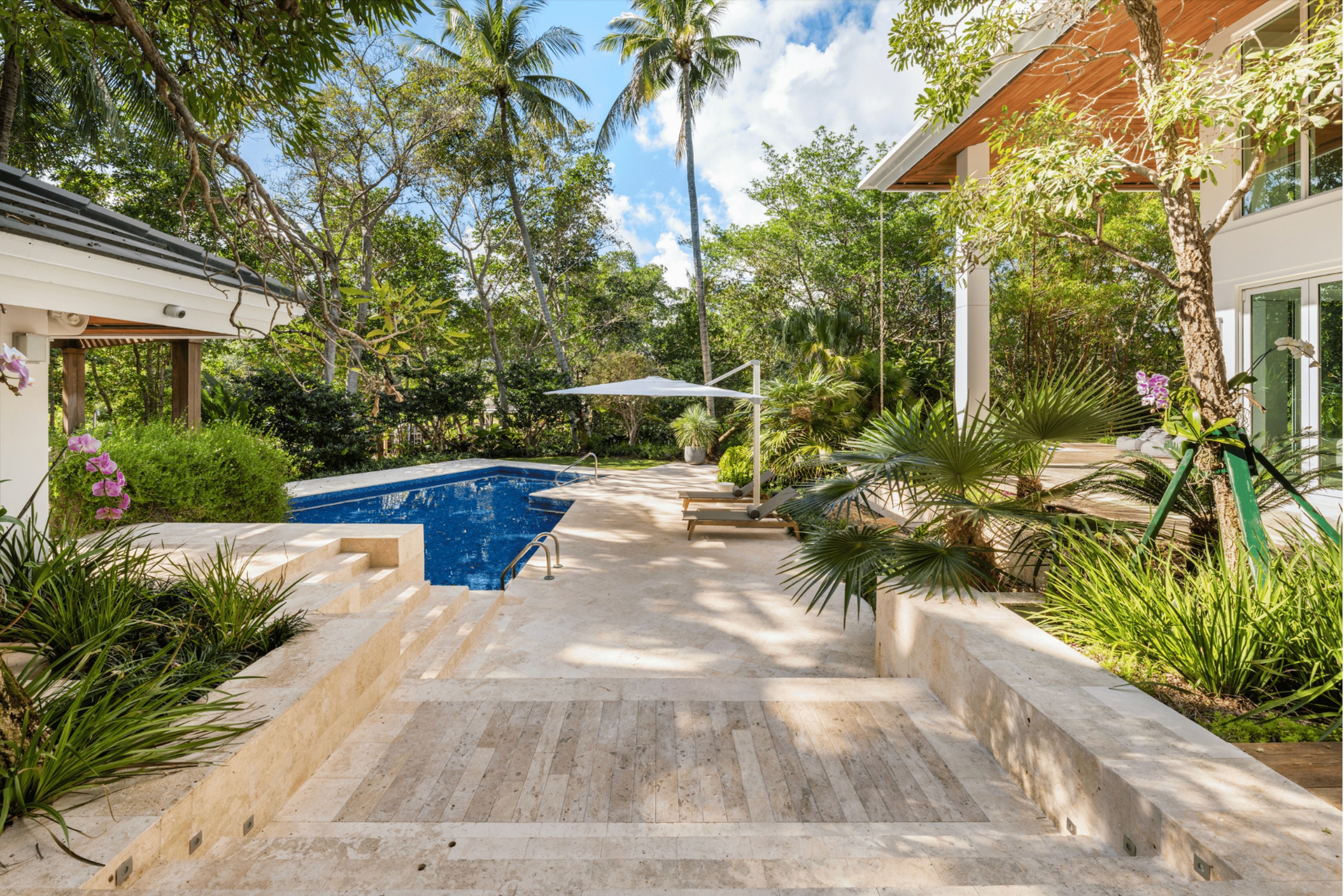7150 W Lago Drive Coral Gables FL 33143