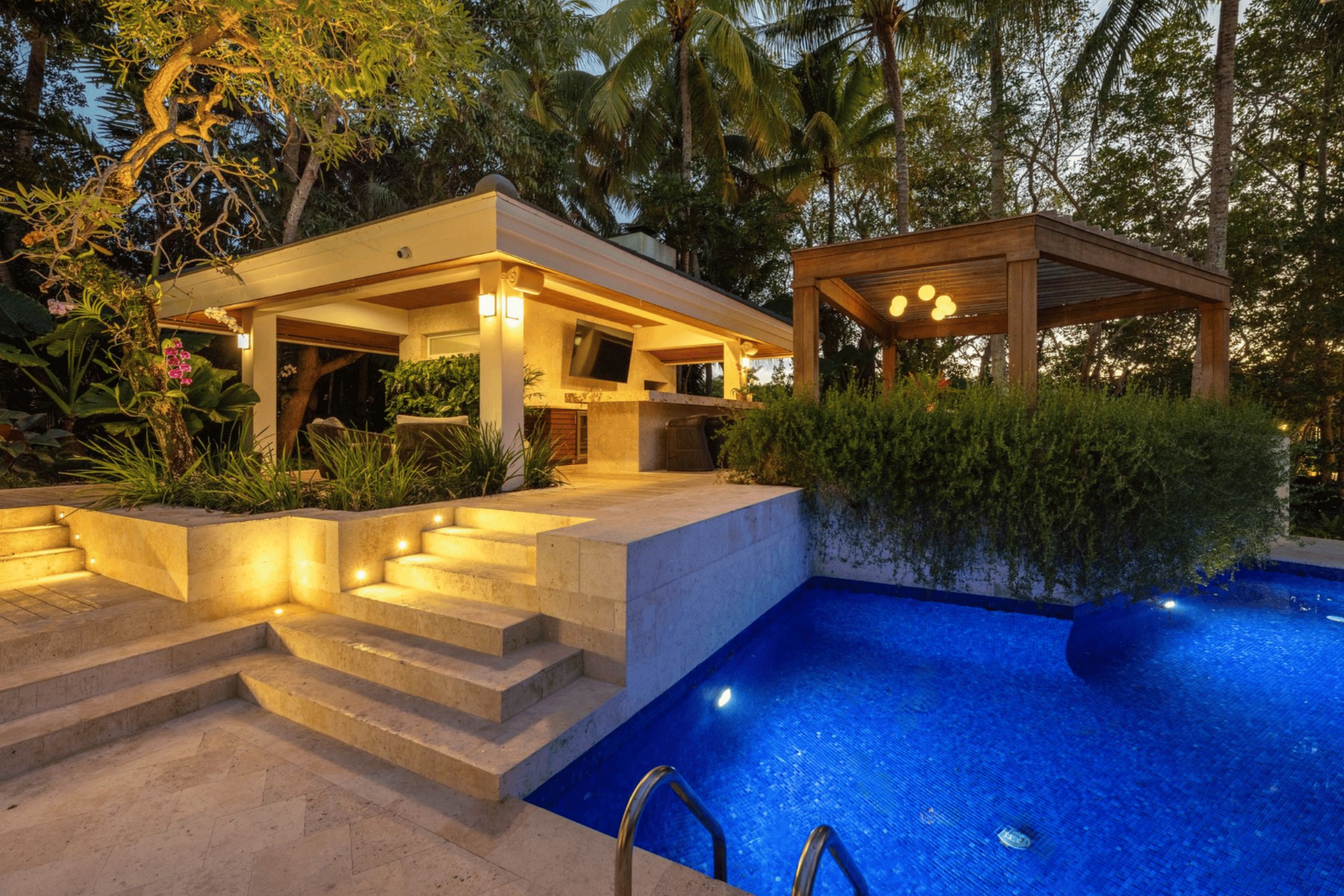 7150 W Lago Drive Coral Gables FL 33143