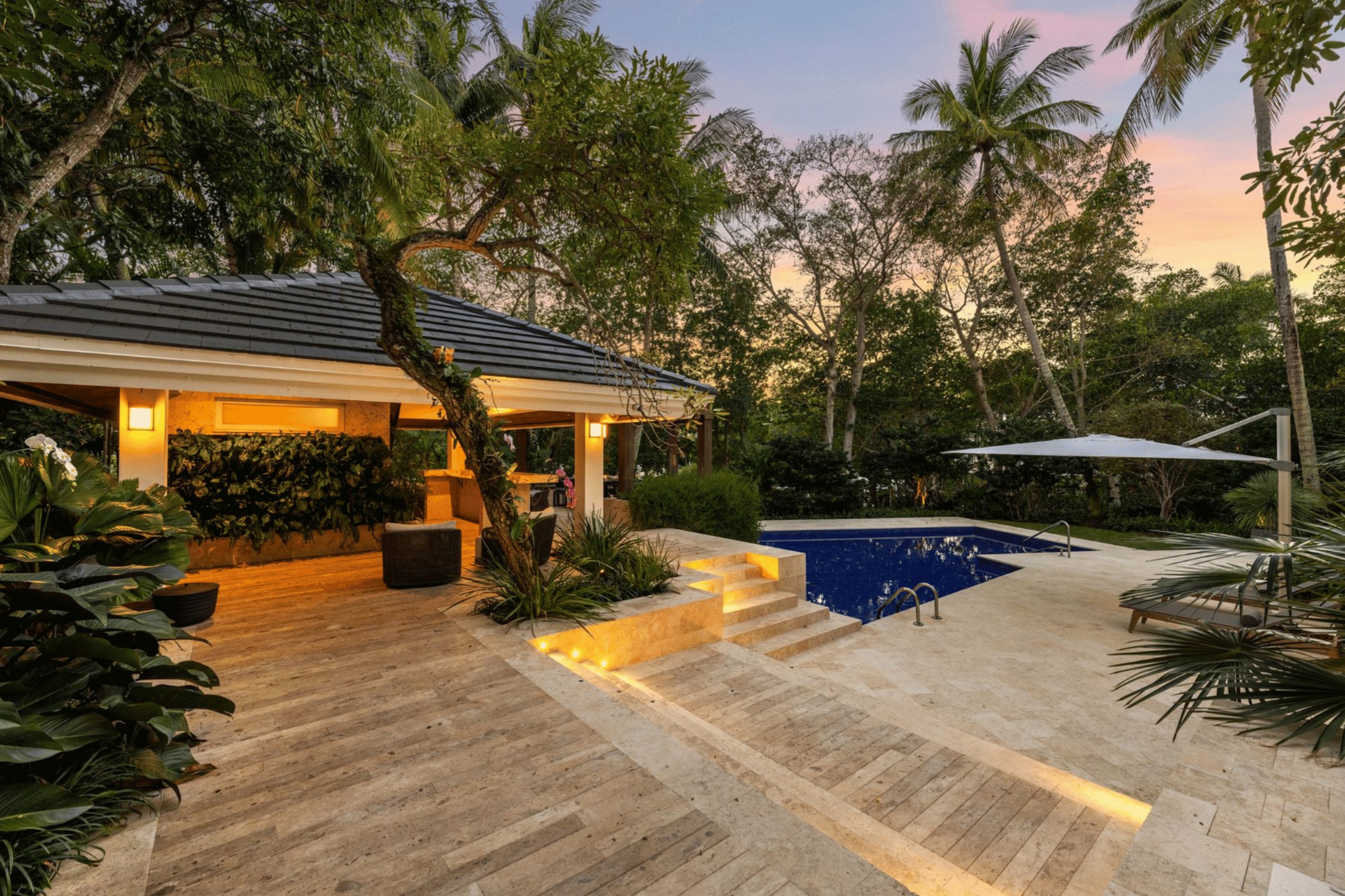 7150 W Lago Drive Coral Gables FL 33143