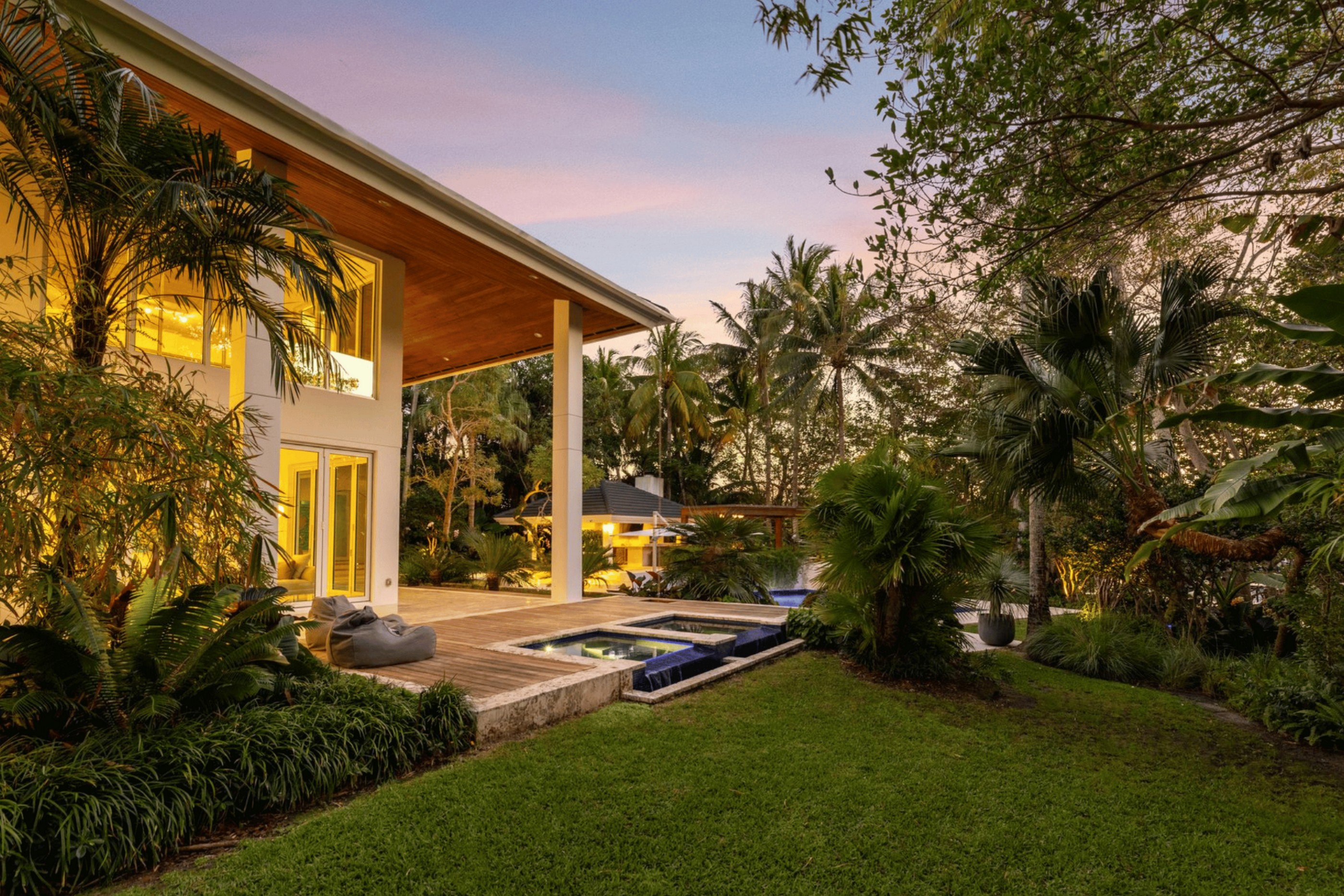 7150 W Lago Drive Coral Gables FL 33143