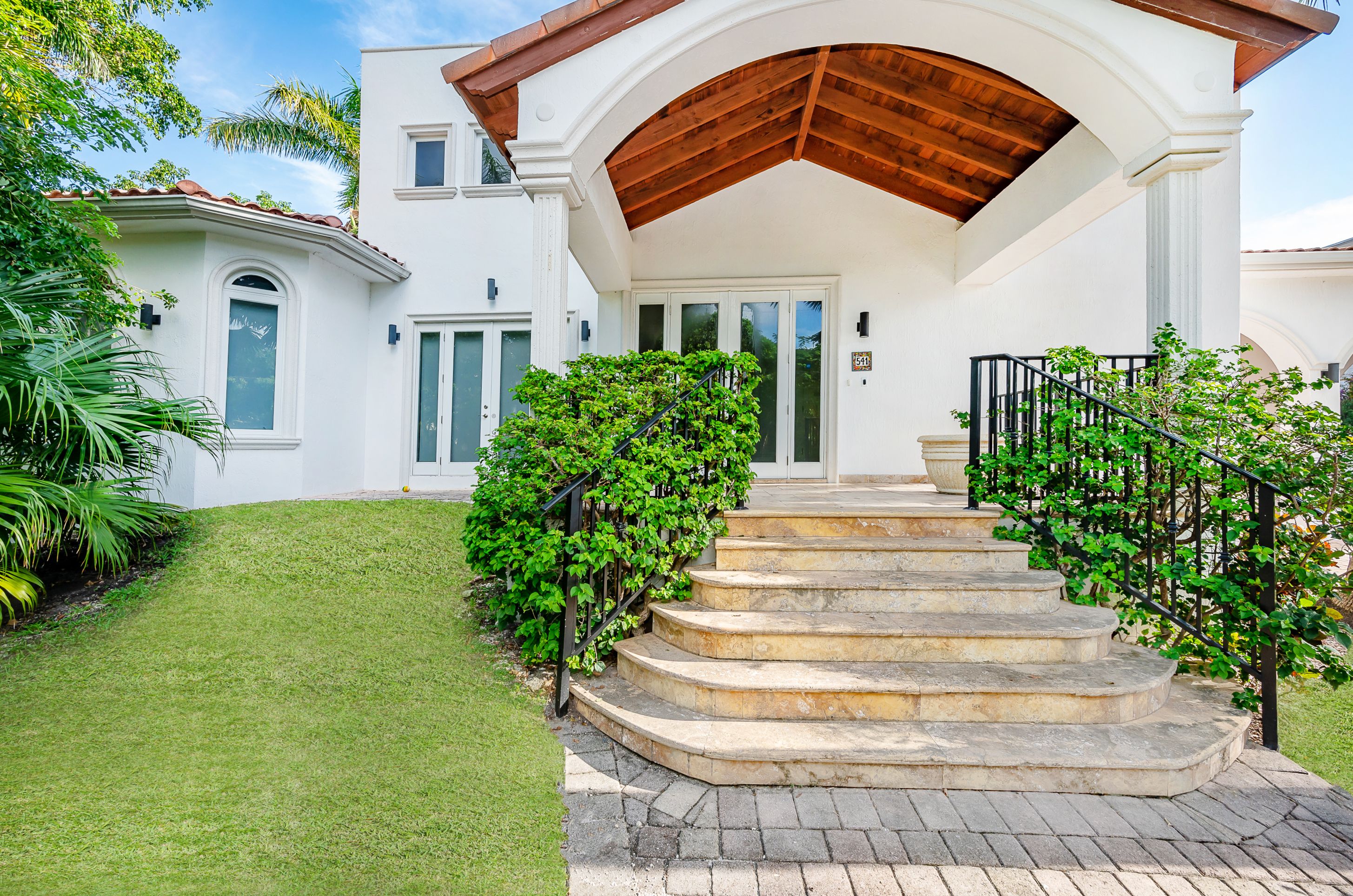 541 S Mashta Drive Key Biscayne FL 33149