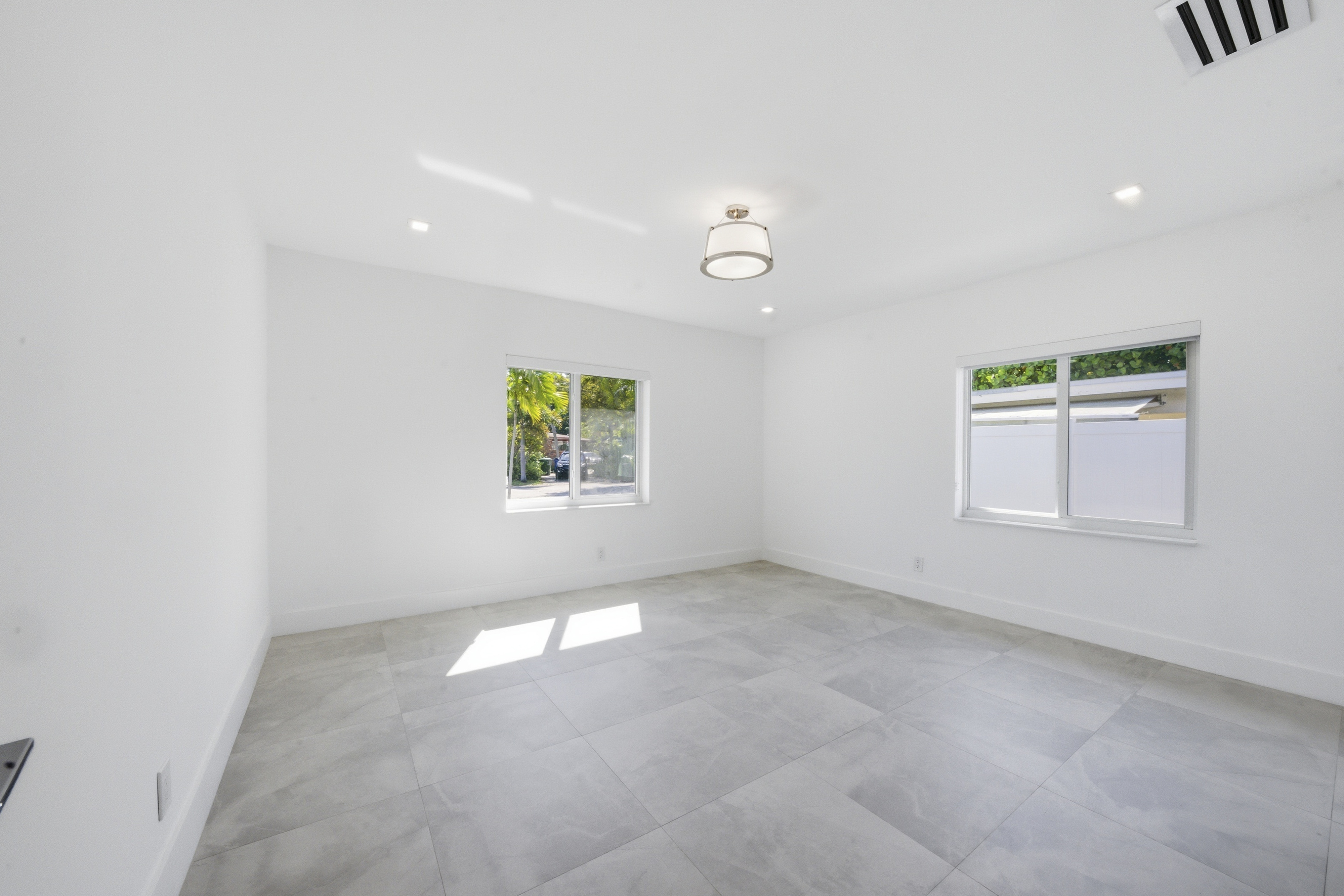 2001 NE 17th Way Fort Lauderdale FL 33305