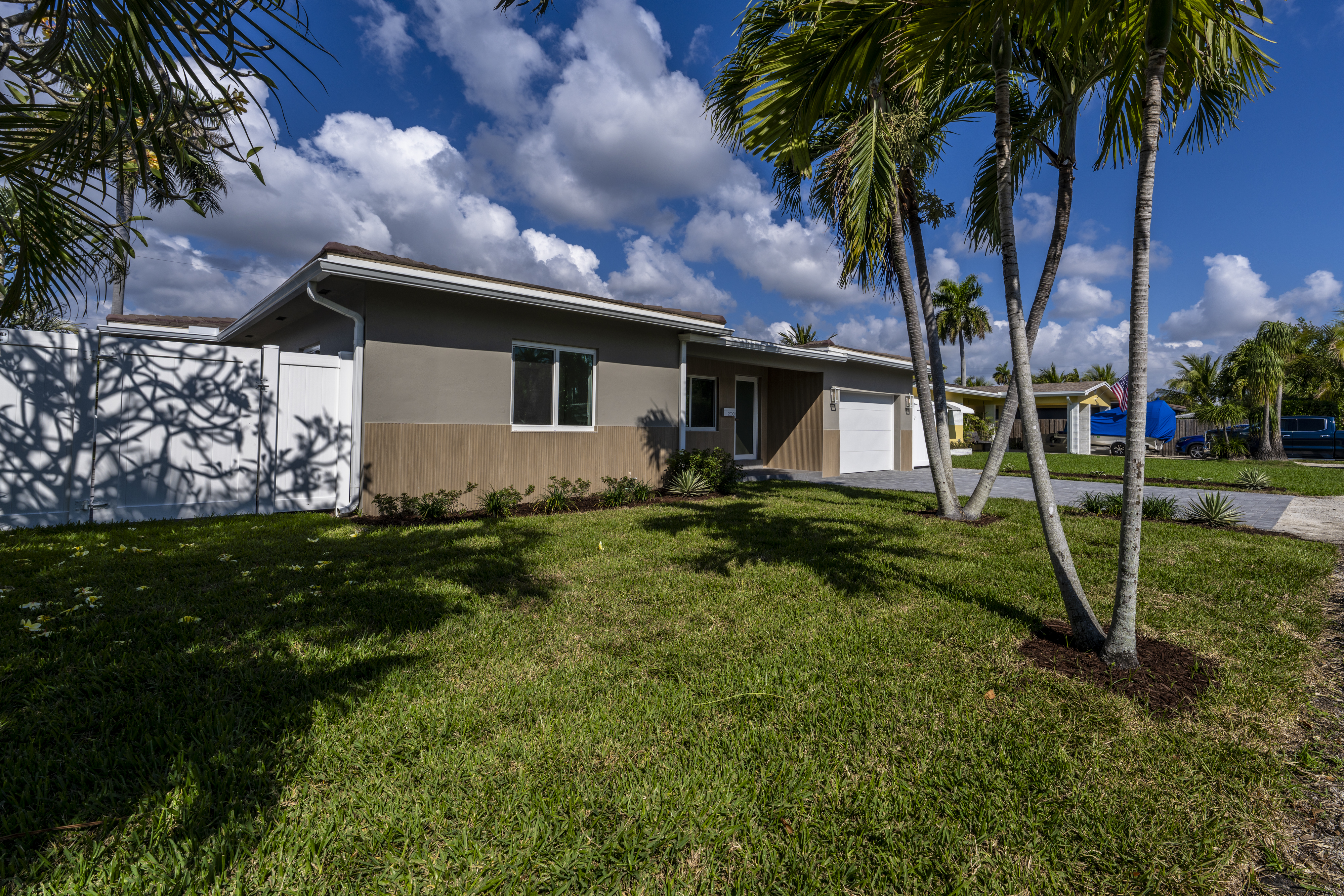 2001 NE 17th Way Fort Lauderdale FL 33305