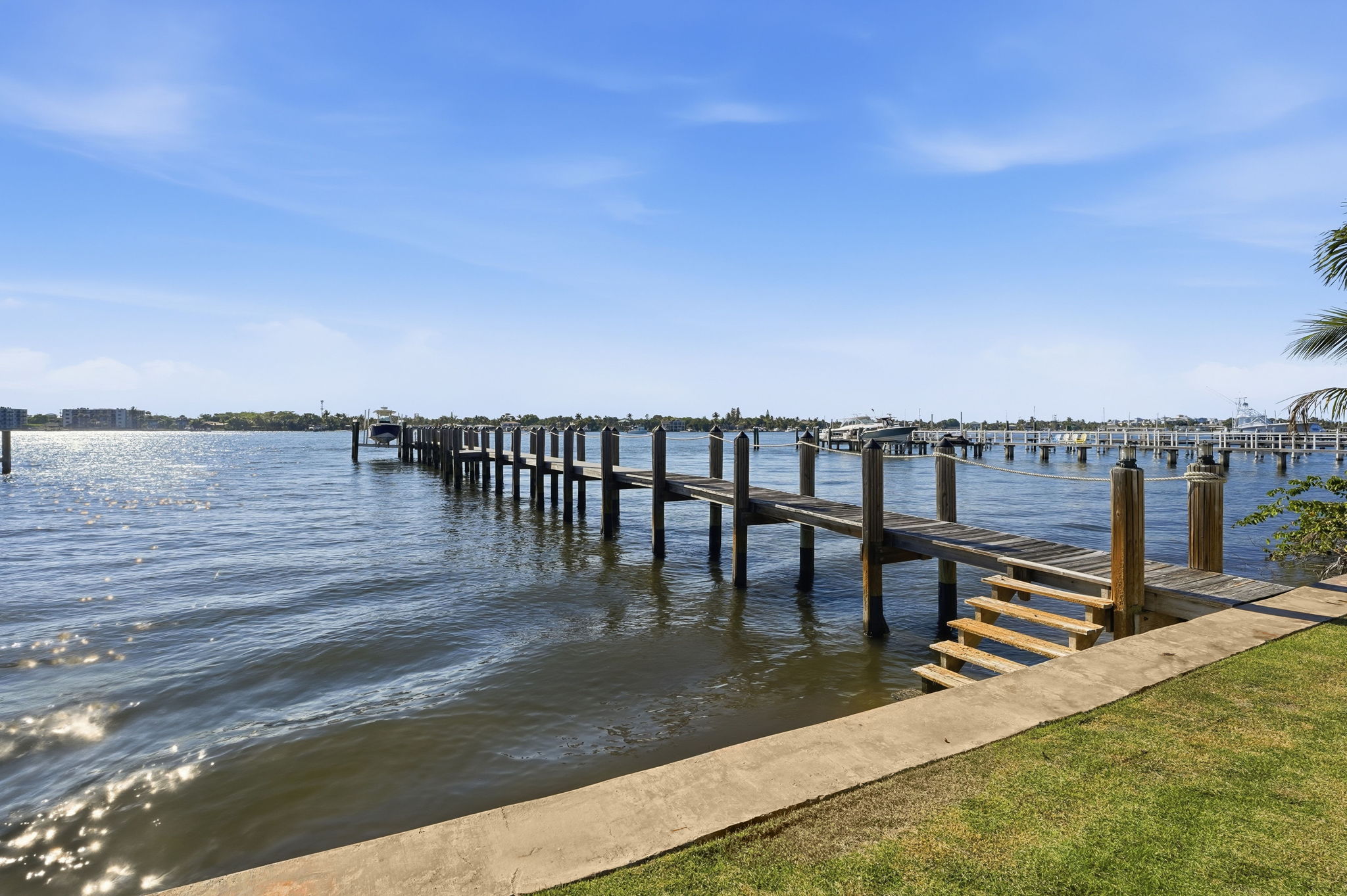 825 W Oyster Lane Lantana FL 33462