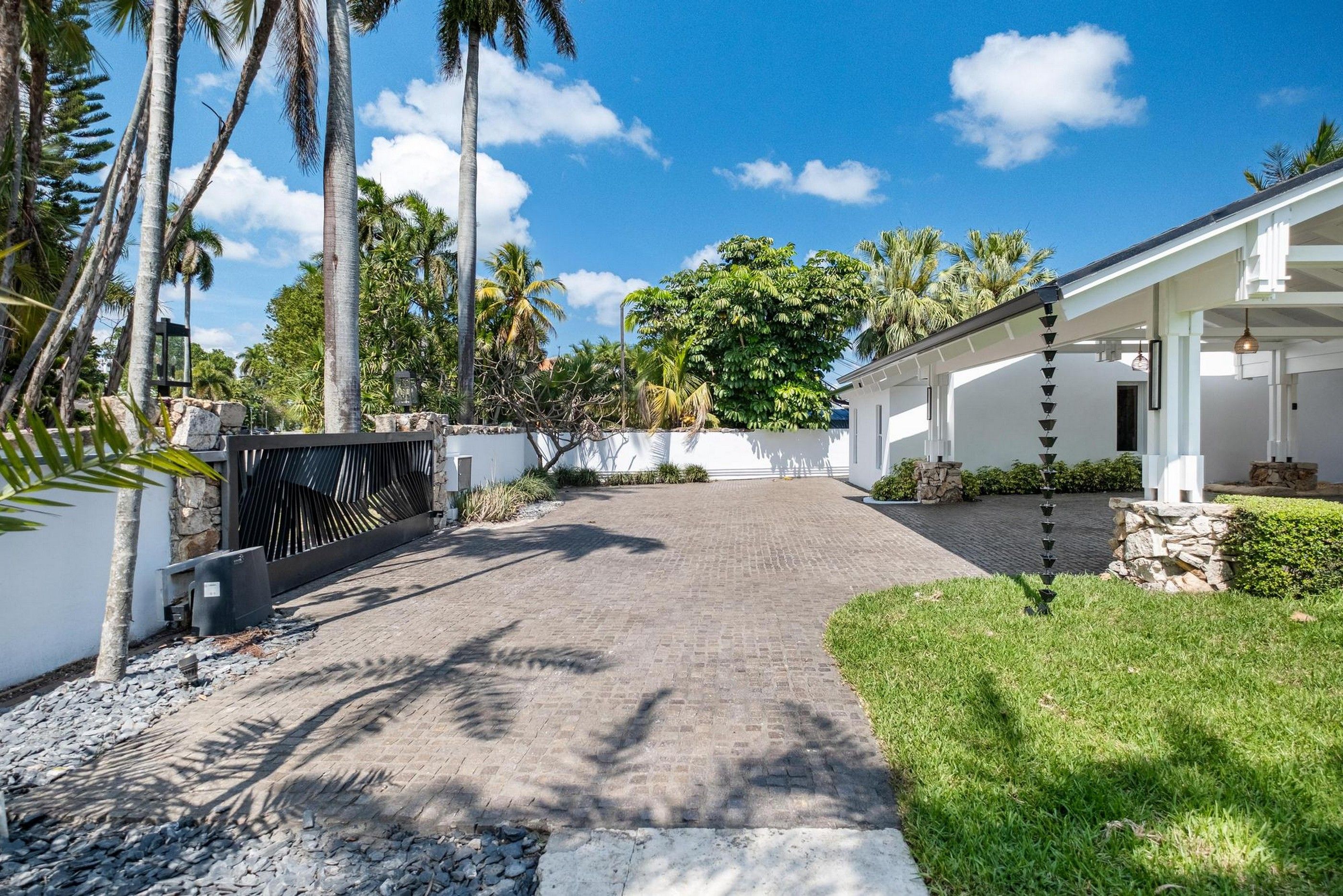 1365 Bay Terrace North Bay Village FL 33141