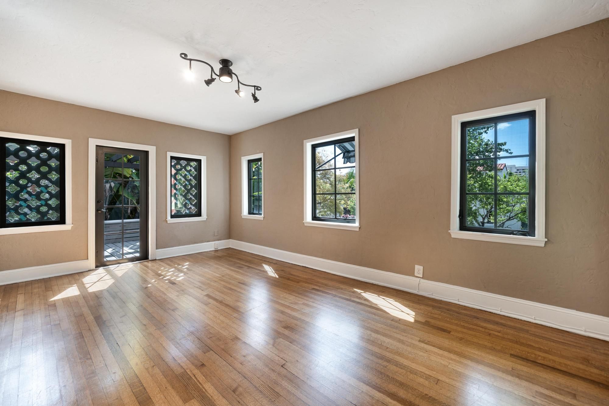 447 Giralda Avenue Coral Gables FL 33134