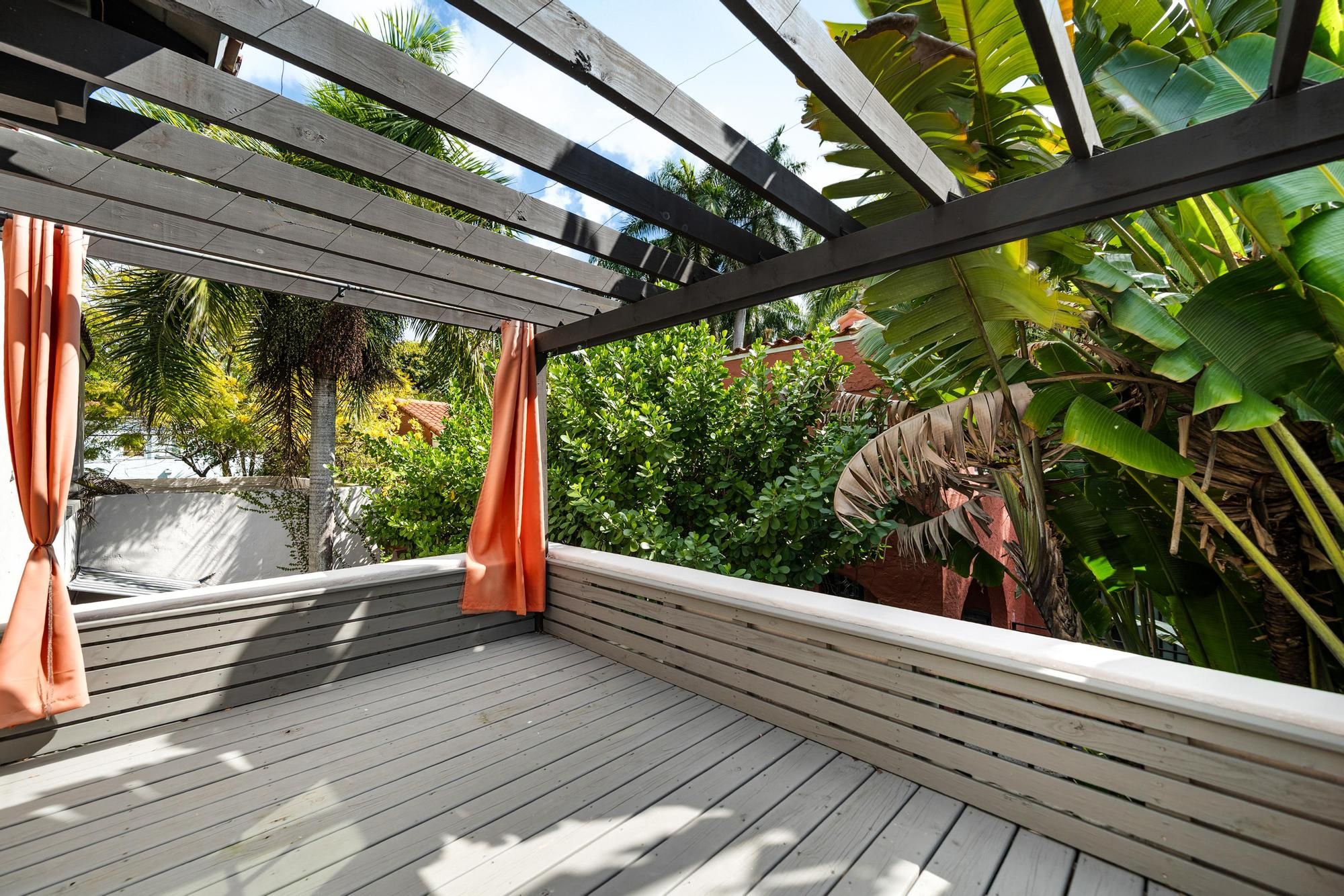 447 Giralda Avenue Coral Gables FL 33134