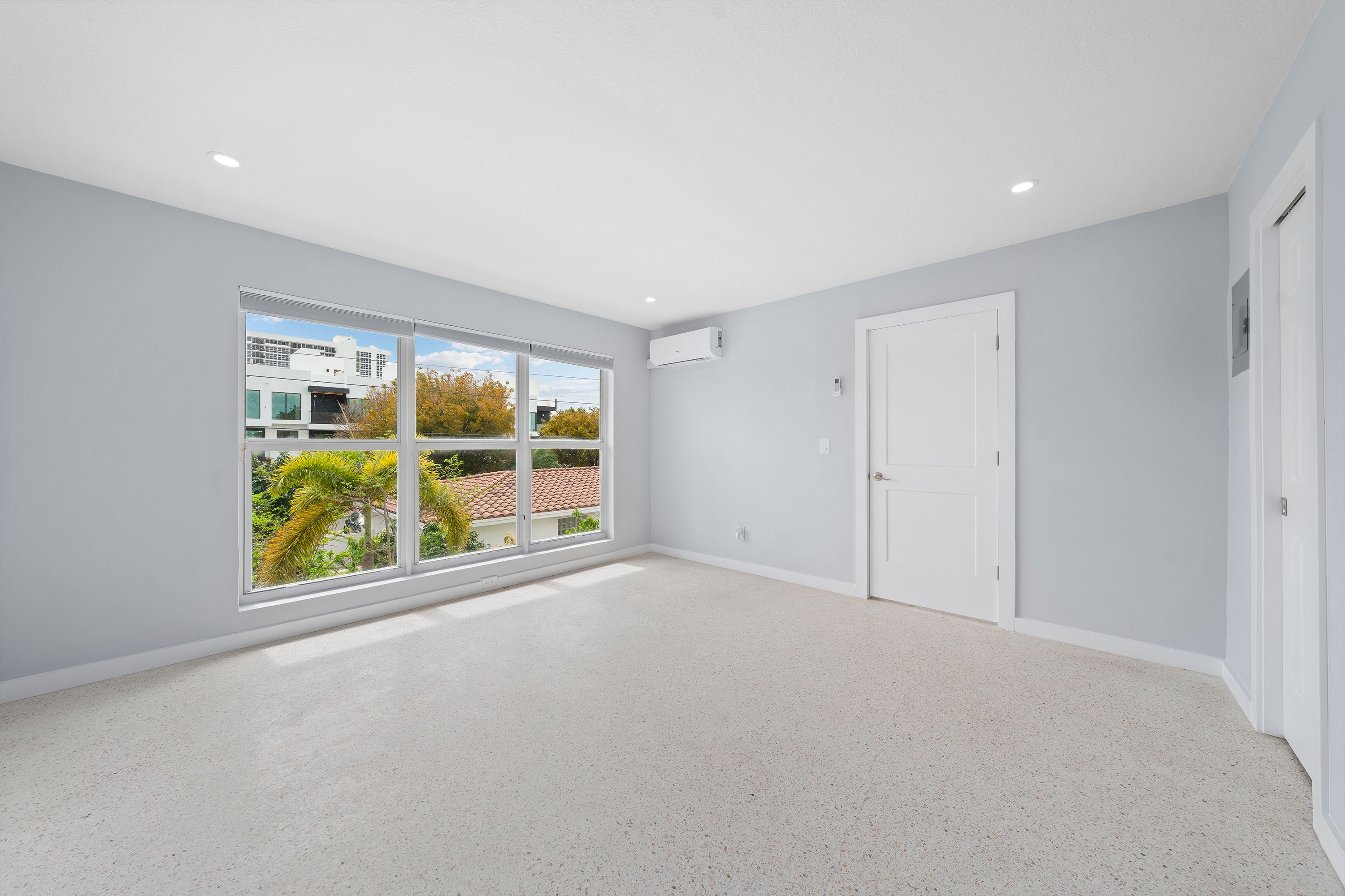3220 NE 7th Place Pompano Beach FL 33062