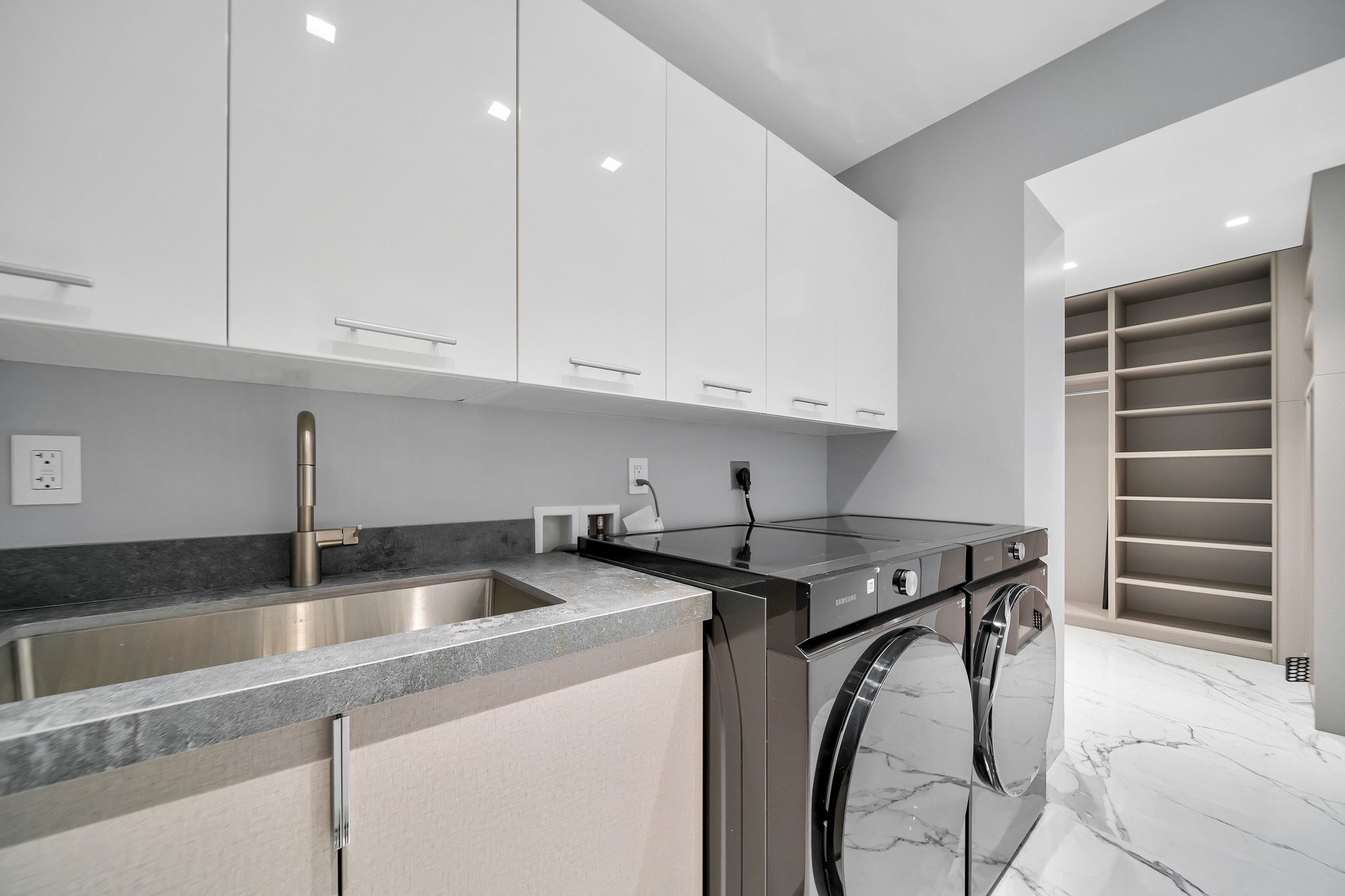 2711 S Ocean Drive Hollywood FL 33019