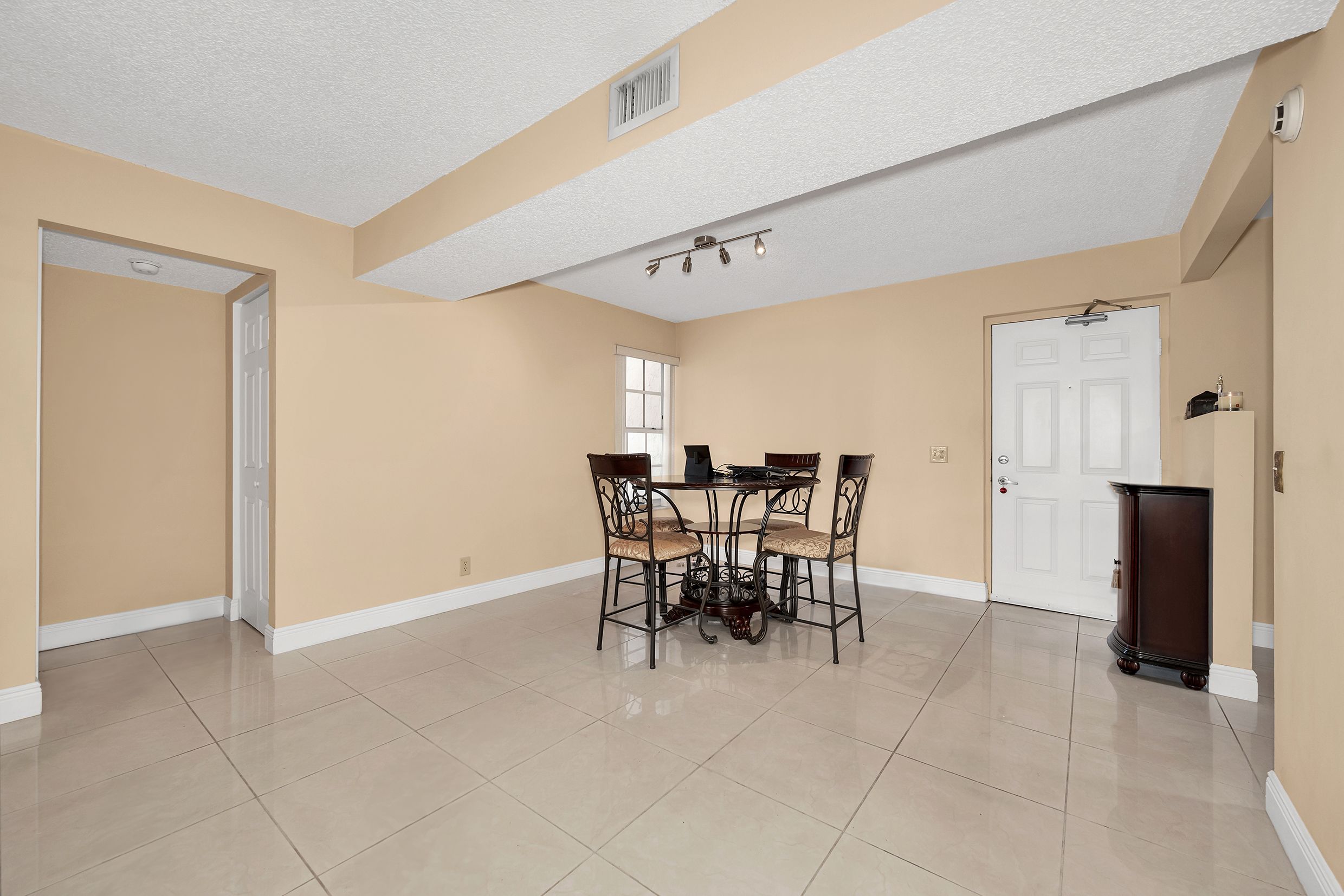 10441 Mahogany Key Circle Miami FL 33196