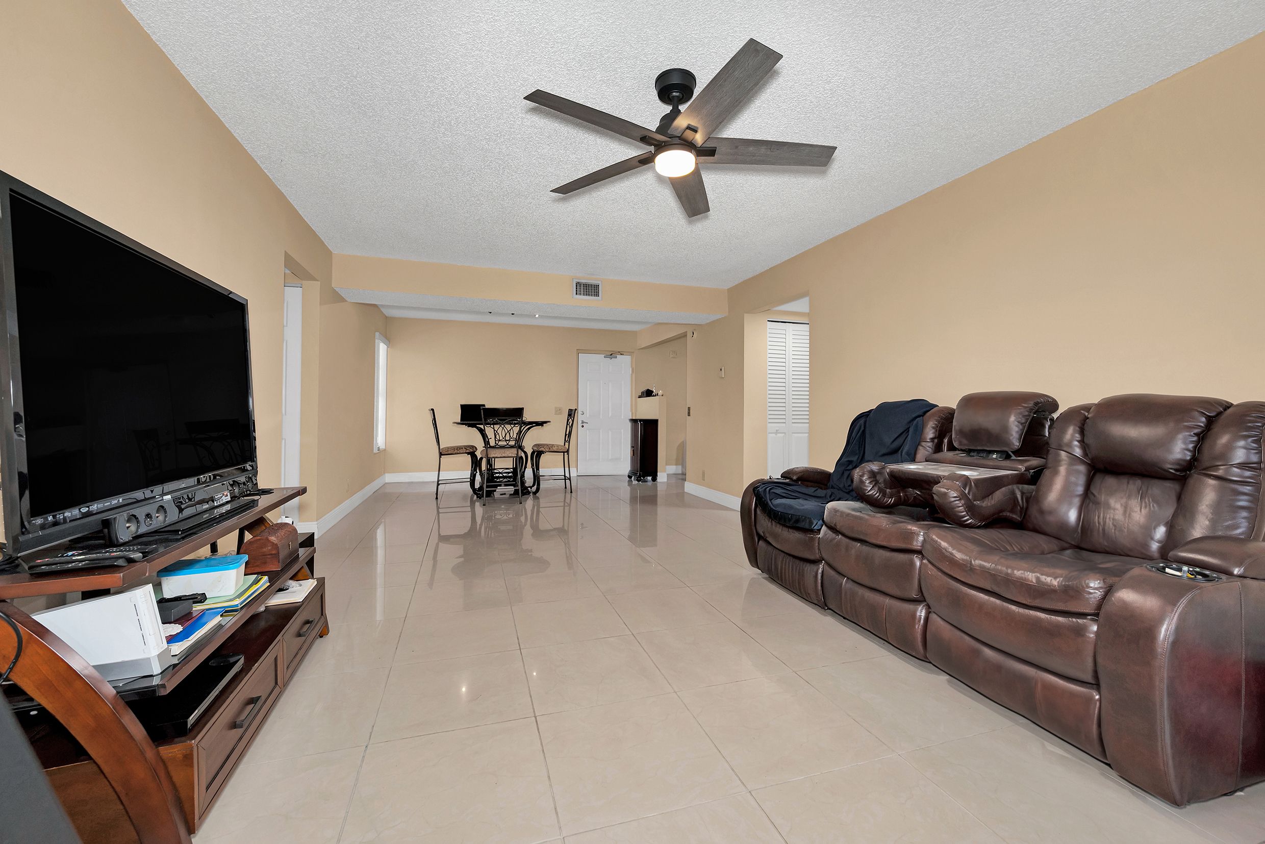 10441 Mahogany Key Circle Miami FL 33196
