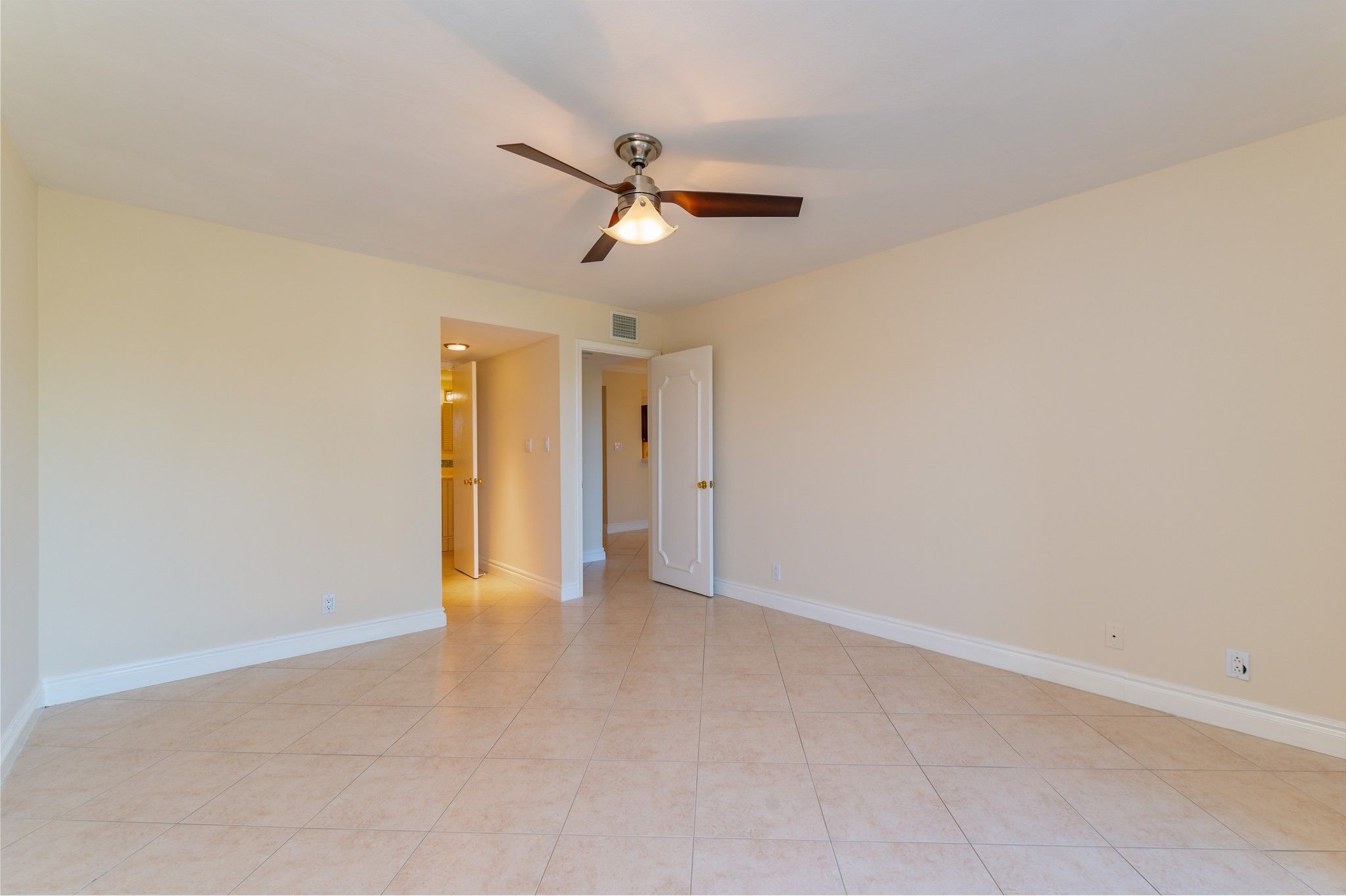 545 SE 12th Street Dania Beach FL 33004