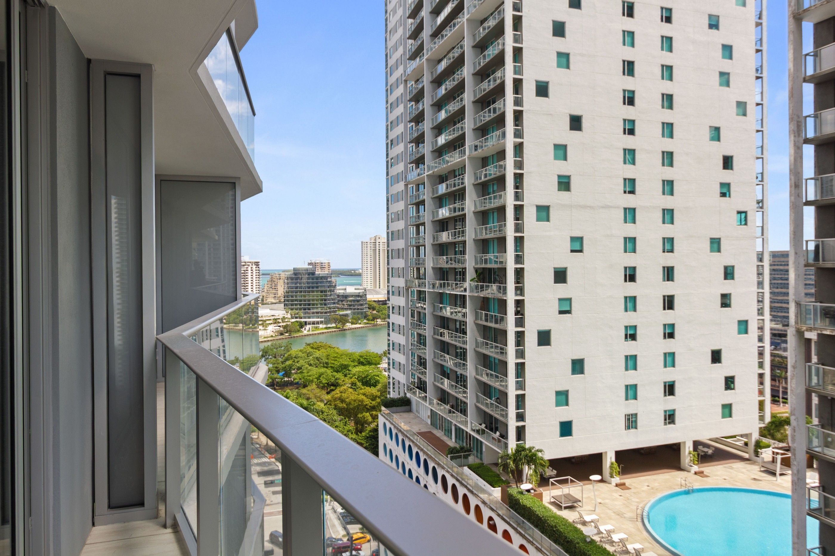 77 SE 5th Street Miami FL 33131