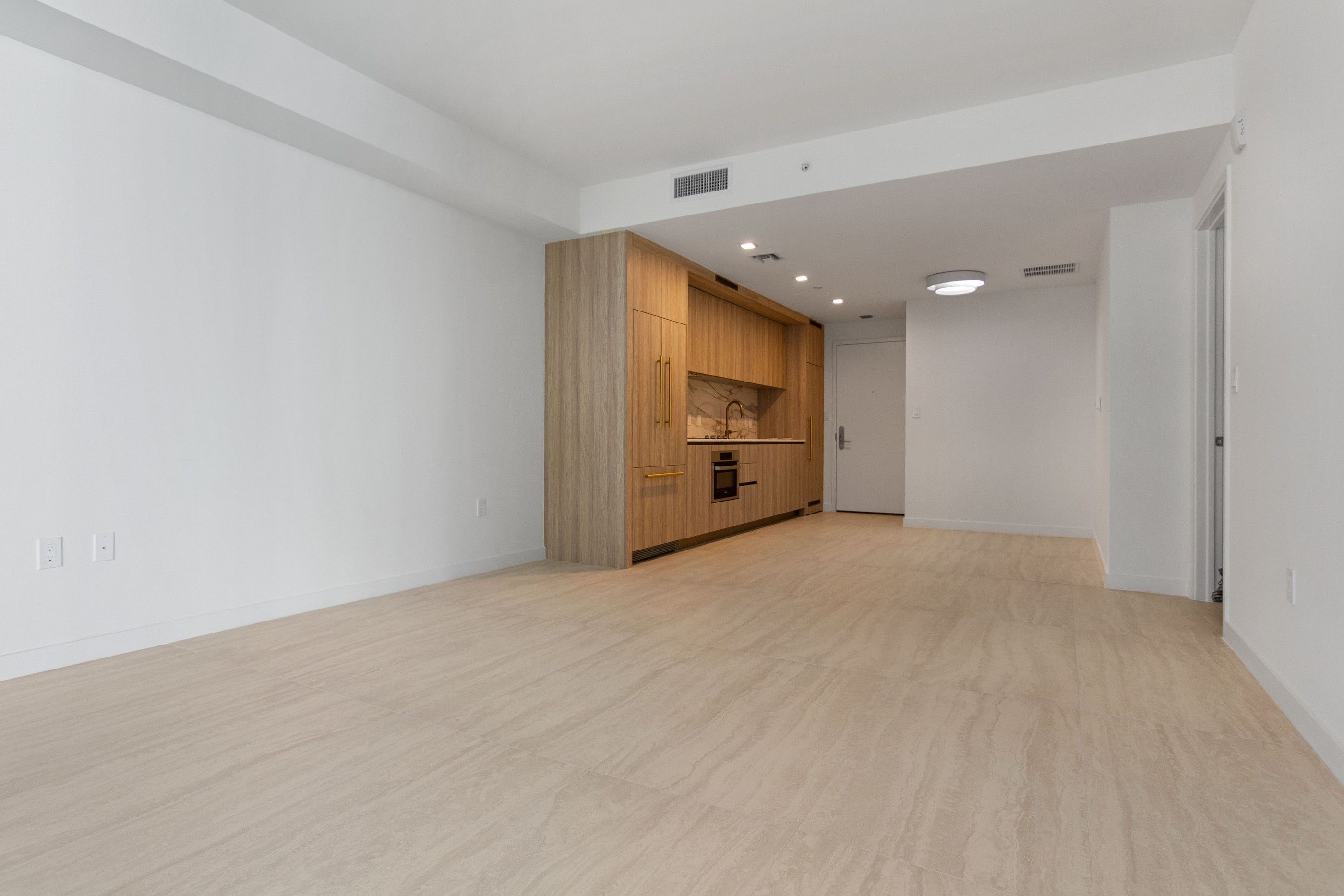 77 SE 5th Street Miami FL 33131