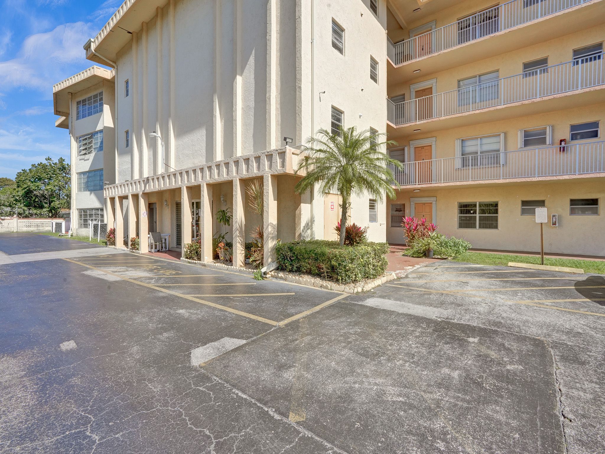 3940 NW 42nd Avenue Lauderdale Lakes FL 33319