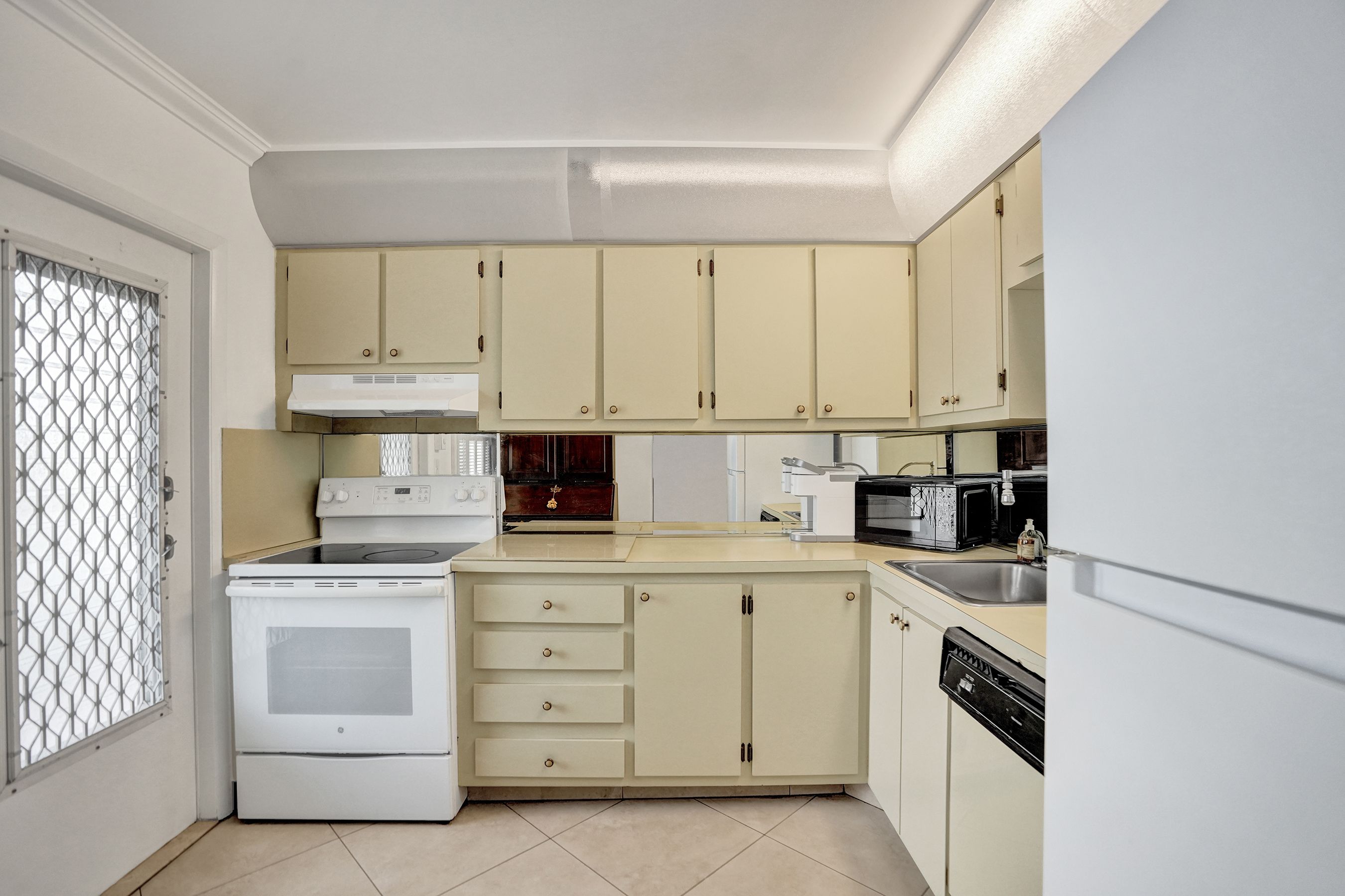 3940 NW 42nd Avenue Lauderdale Lakes FL 33319