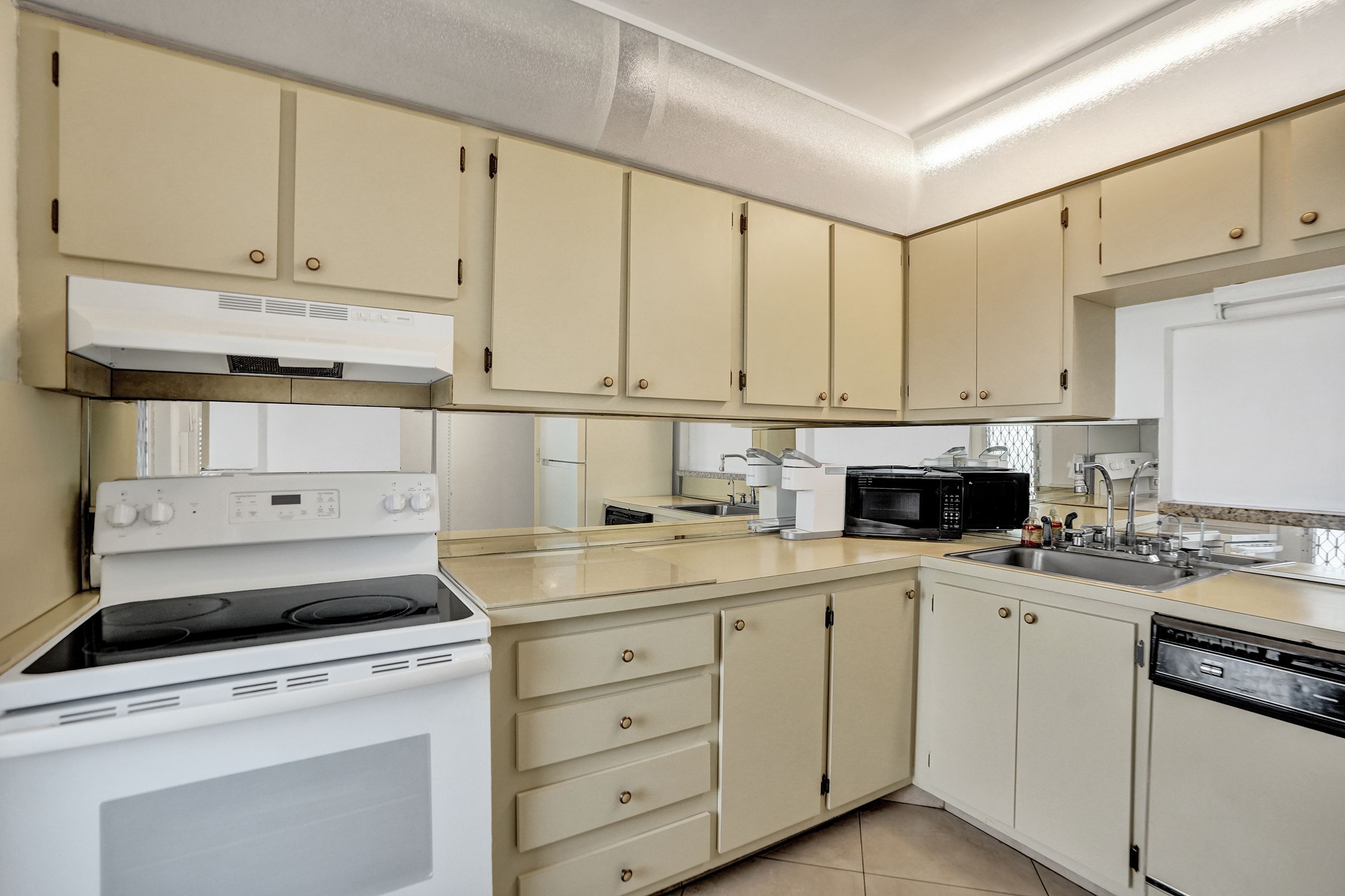 3940 NW 42nd Avenue Lauderdale Lakes FL 33319