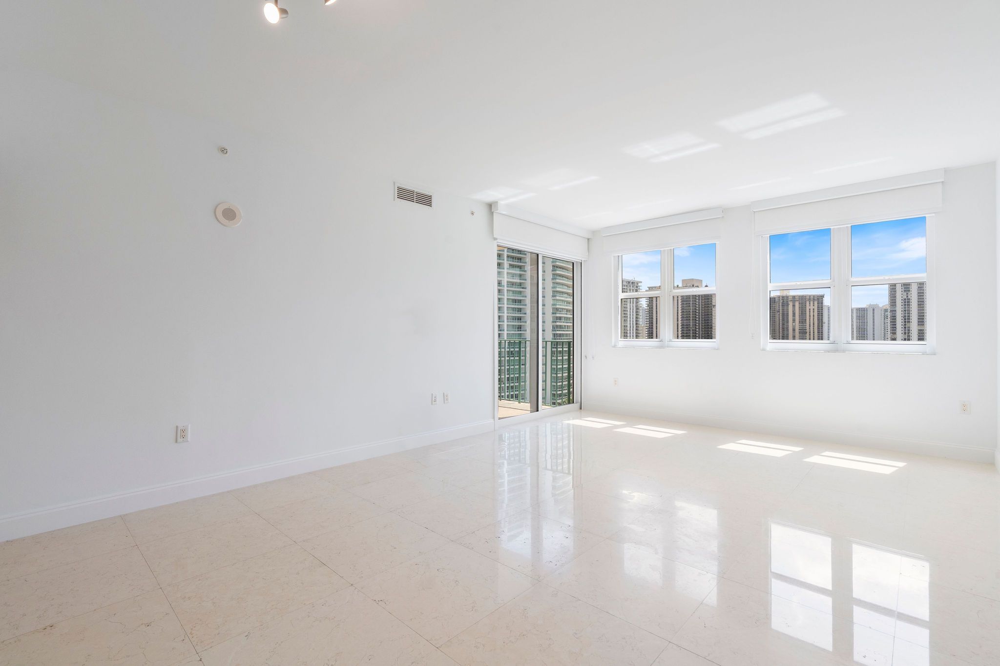 20000 E Country Club Drive Aventura FL 33180
