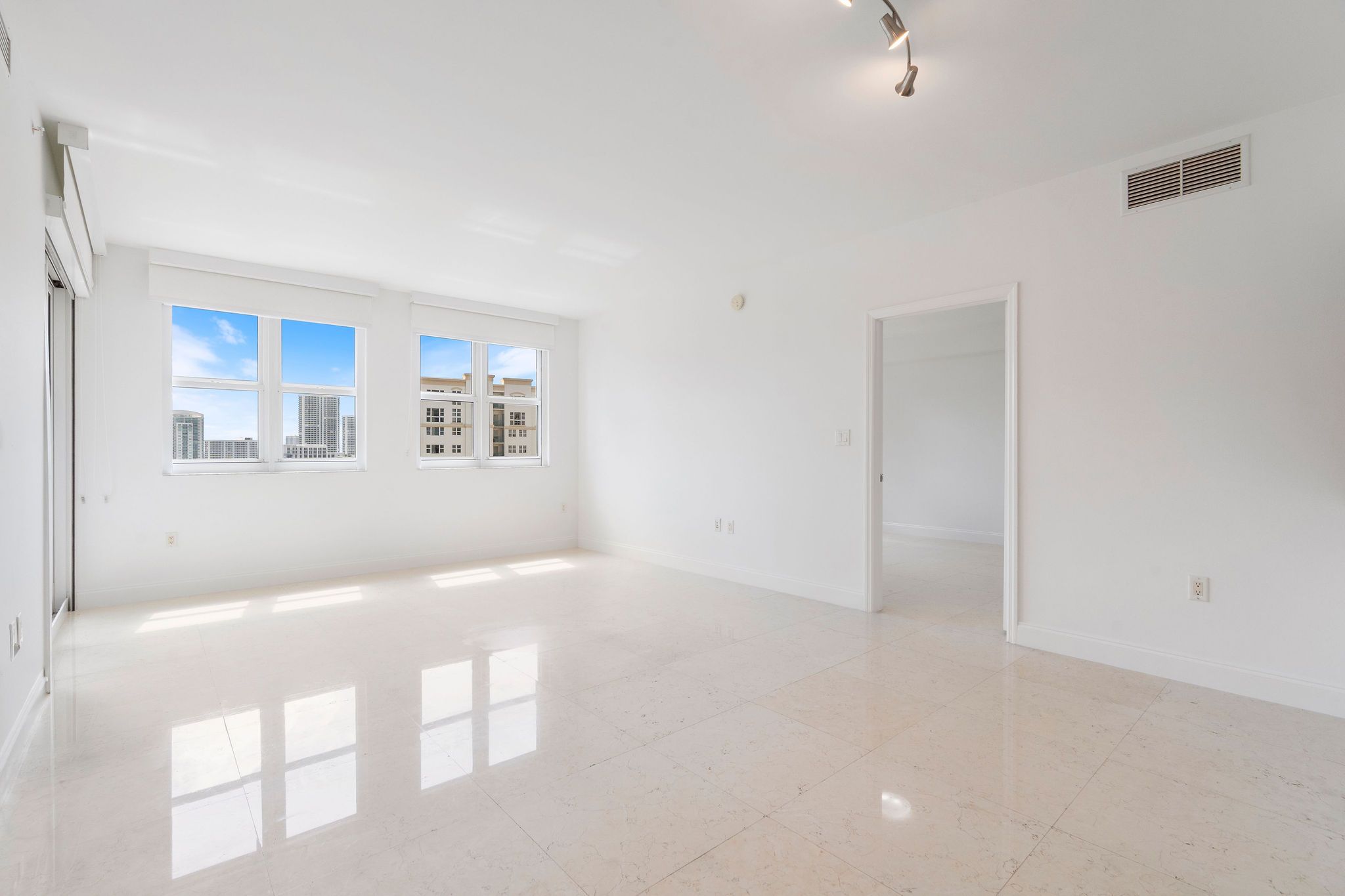 20000 E Country Club Drive Aventura FL 33180