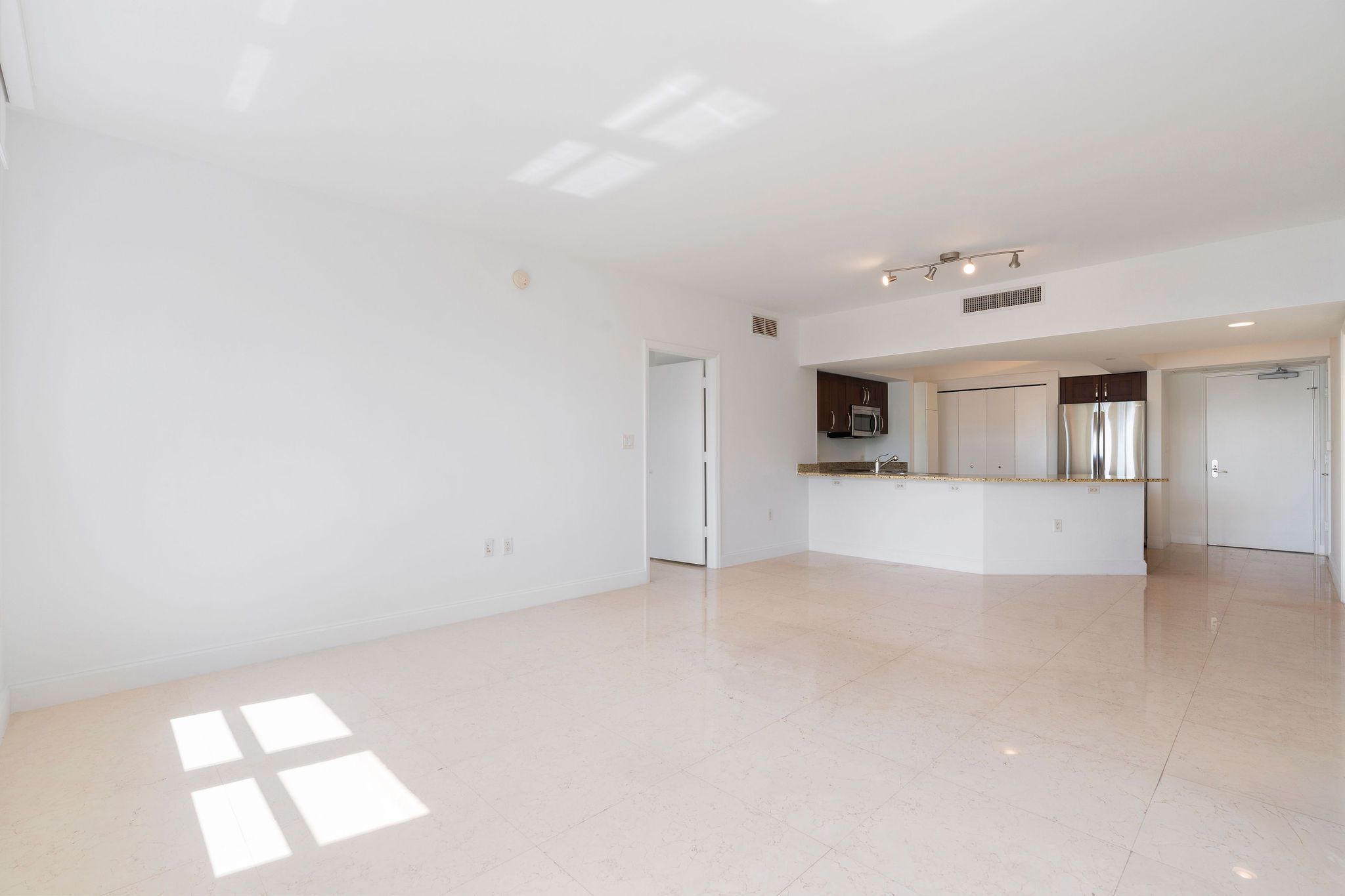 20000 E Country Club Drive Aventura FL 33180