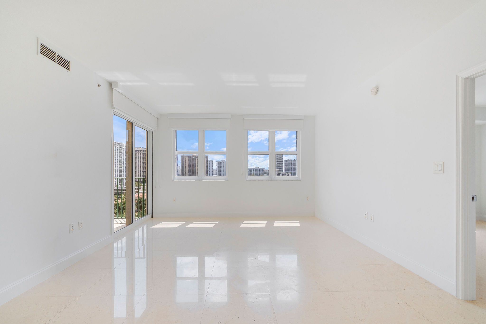 20000 E Country Club Drive Aventura FL 33180