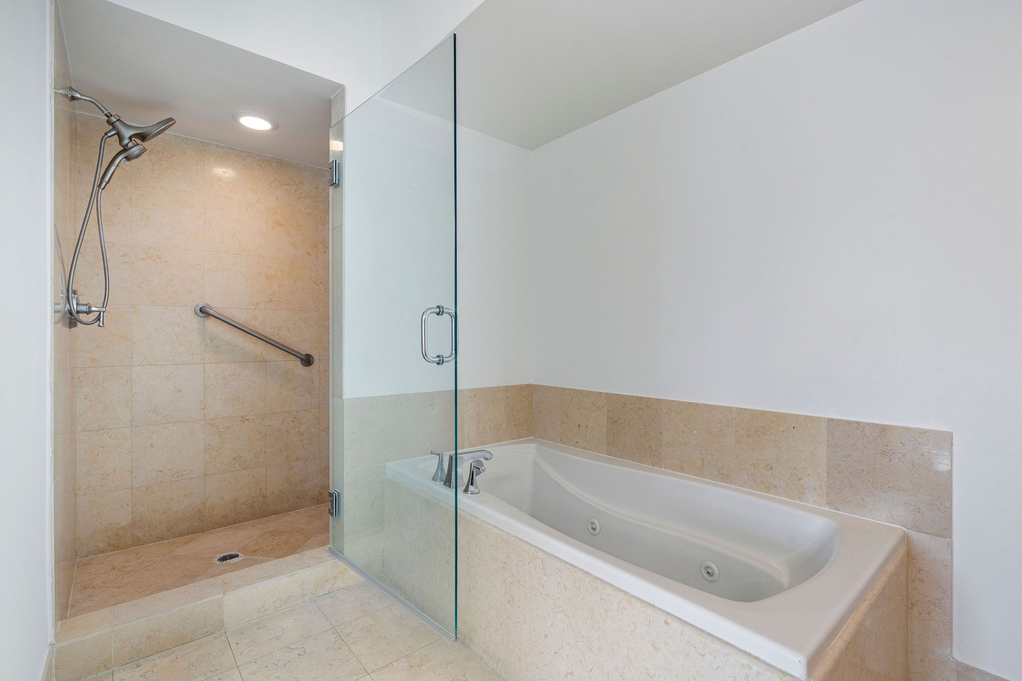 20000 E Country Club Drive Aventura FL 33180