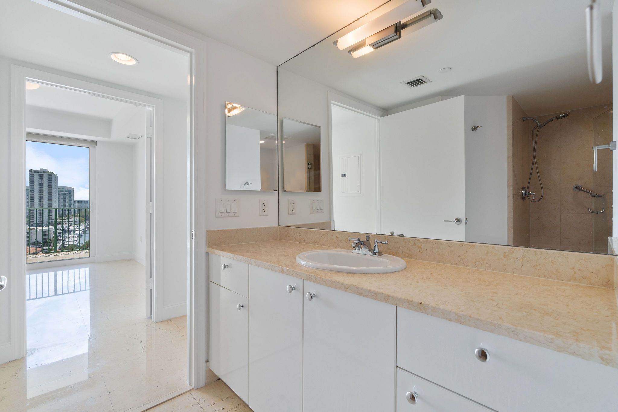 20000 E Country Club Drive Aventura FL 33180