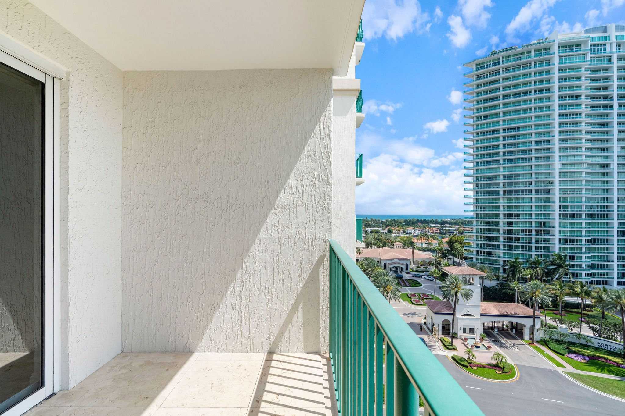 20000 E Country Club Drive Aventura FL 33180