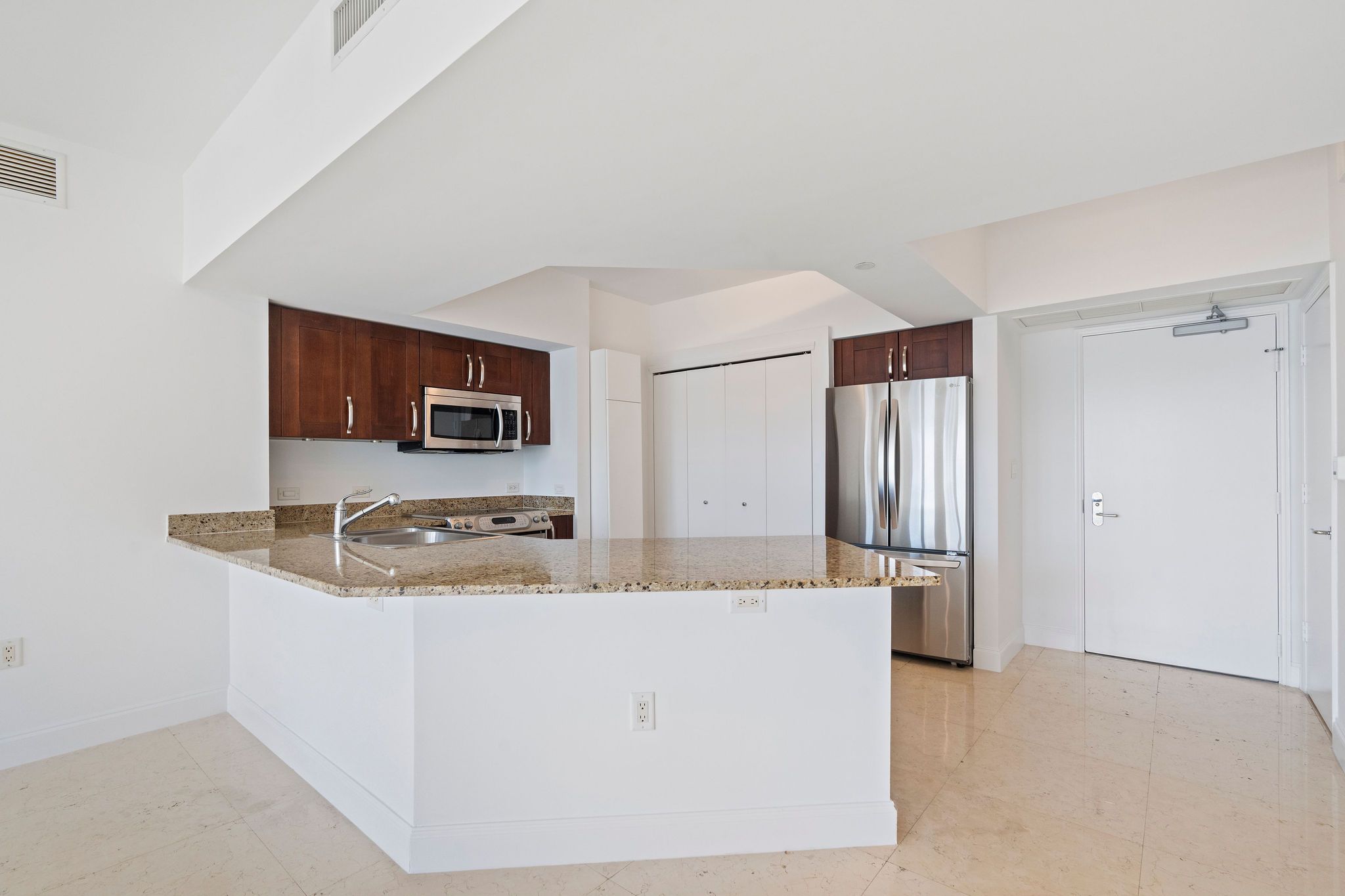 20000 E Country Club Drive Aventura FL 33180