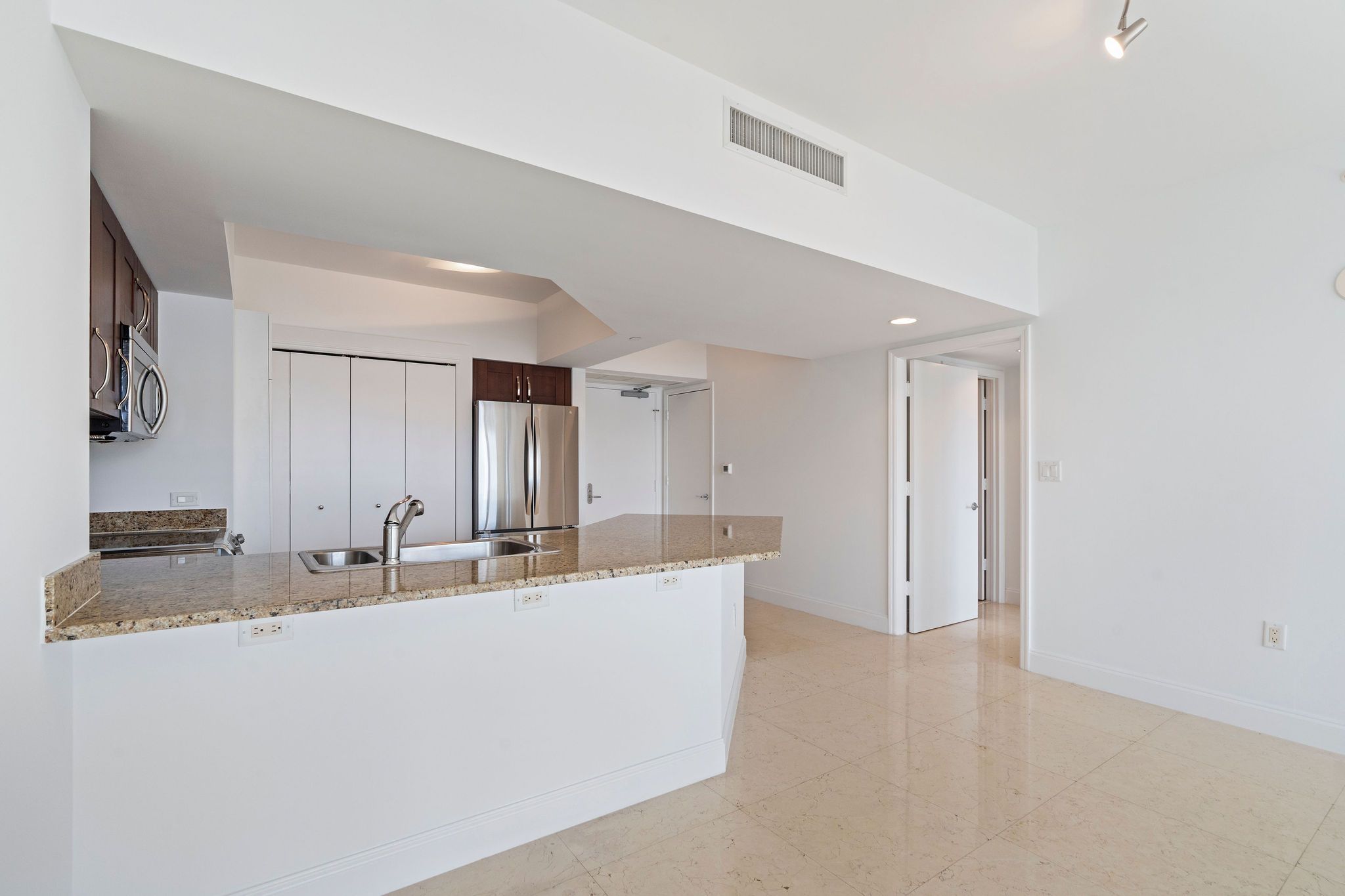 20000 E Country Club Drive Aventura FL 33180