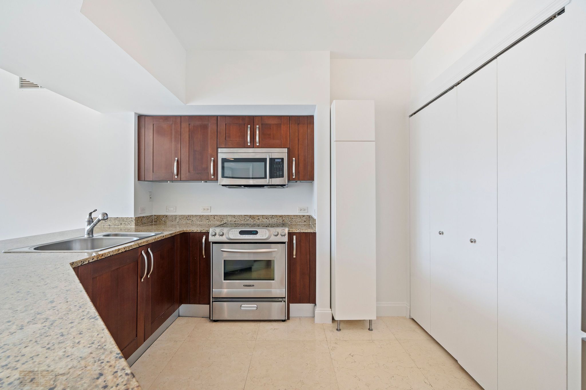 20000 E Country Club Drive Aventura FL 33180